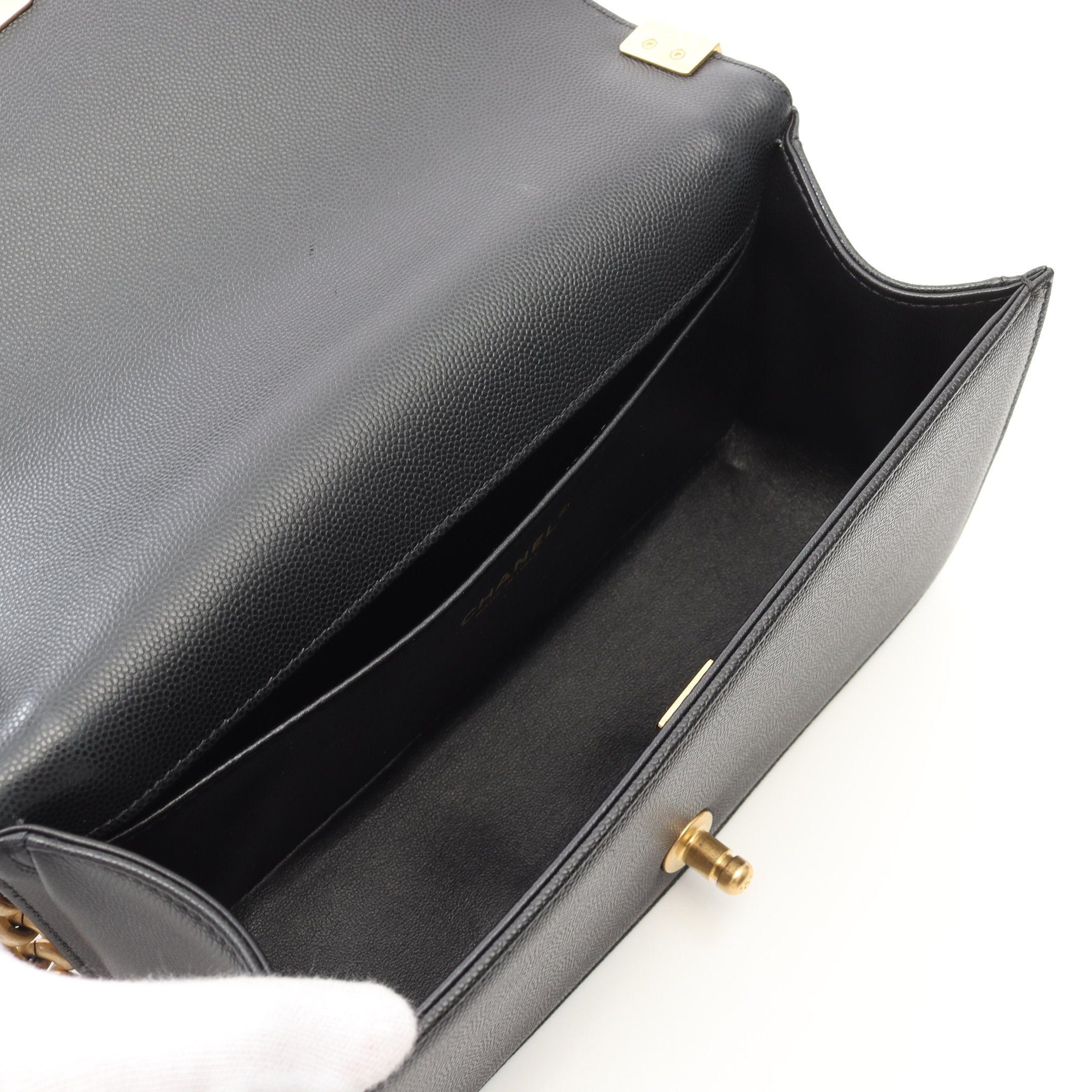 Chanel Chanel Boy Chanel Chain Shoulder Bag Caviar Skin Black Gold Hardware Size ONE SIZE - 3 Thumbnail