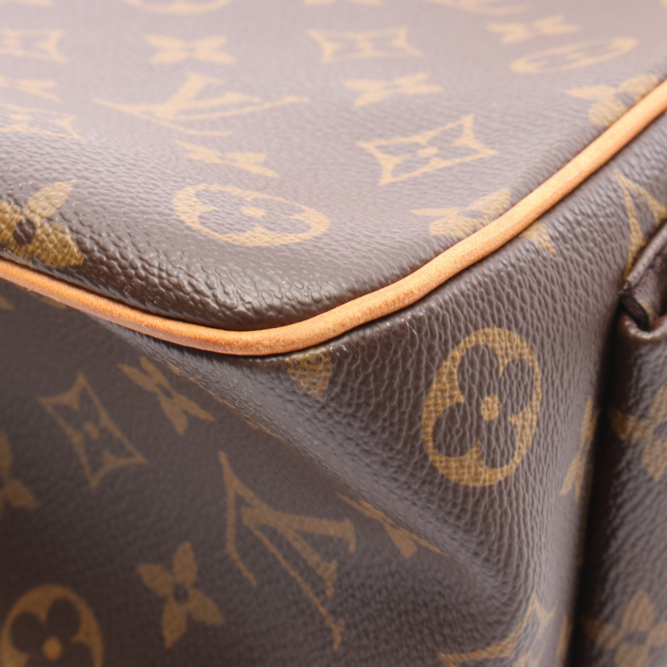 Louis Vuitton Louis Vuitton Multi-Priest Monogram Handbag Leather Brown Size ONE SIZE - 7 Thumbnail