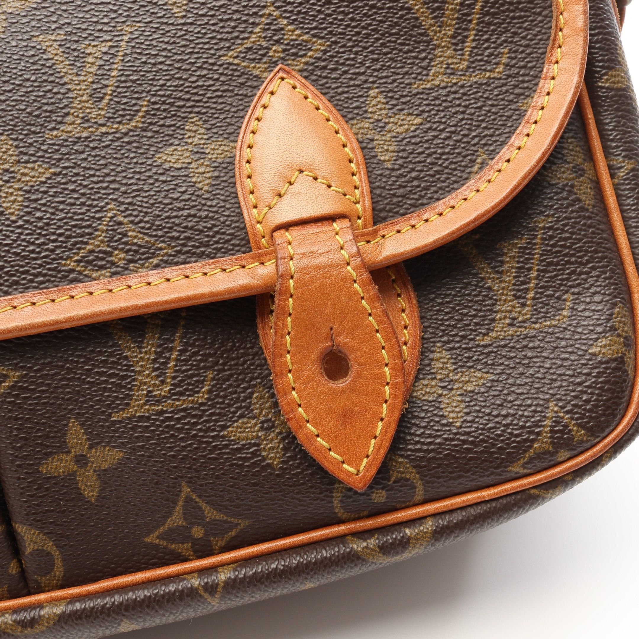 Louis Vuitton Louis Vuitton Gibeciere Mm Monogram Shoulder Bag Leather Brown Size ONE SIZE - 9 Thumbnail
