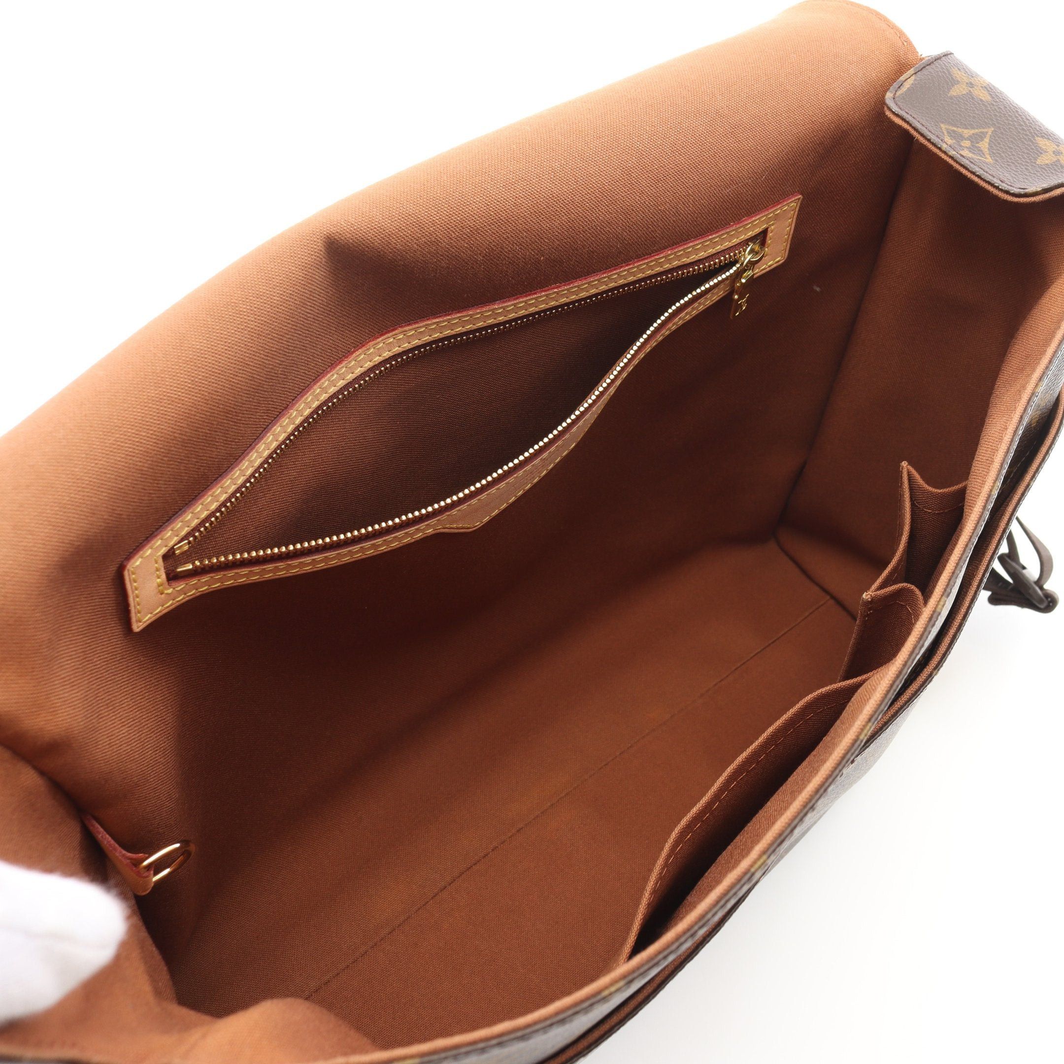 Louis Vuitton Louis Vuitton Aves Monogram Shoulder Bag Leather Brown Size ONE SIZE - 3 Thumbnail