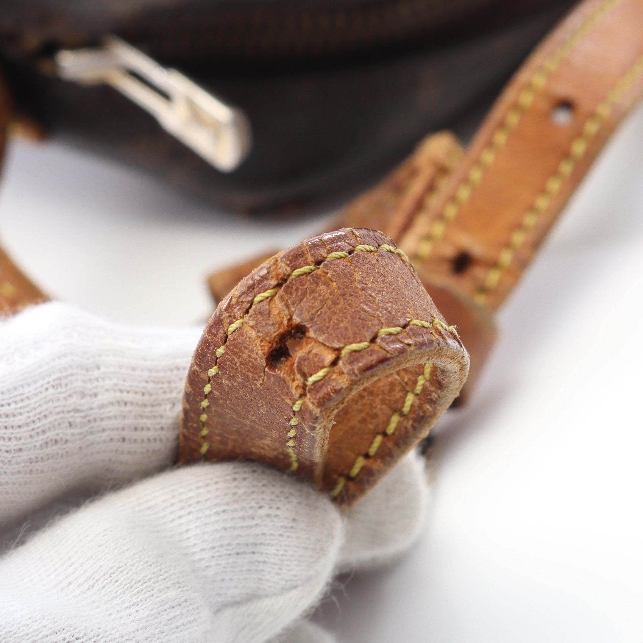 Louis Vuitton Louis Vuitton Genefeuille Monogram Shoulder Bag Leather Brown Size ONE SIZE - 9 Thumbnail