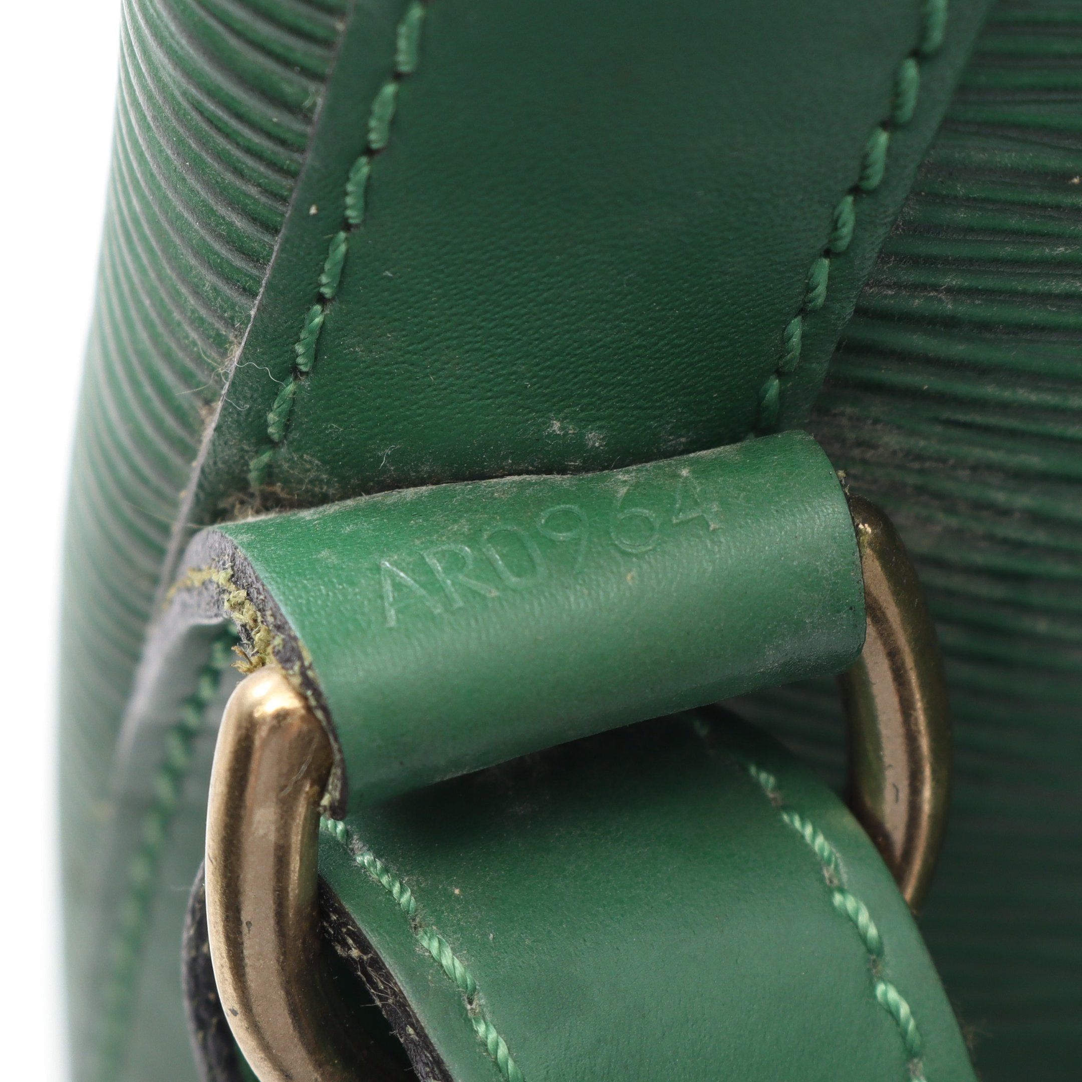 Louis Vuitton Louis Vuitton Noe Epi Borneo Green Shoulder Bag Leather Size ONE SIZE - 5 Thumbnail