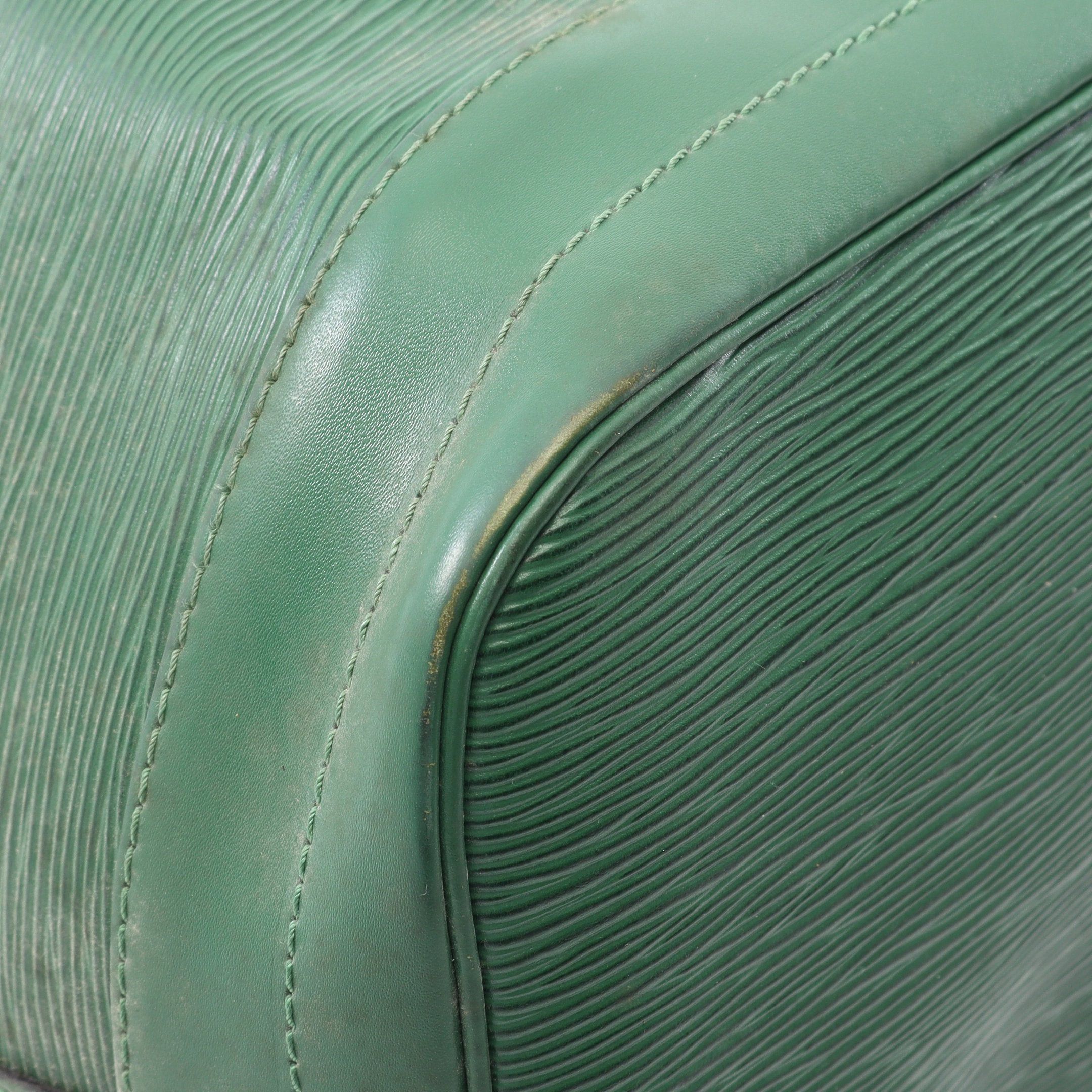 Louis Vuitton Louis Vuitton Noe Epi Borneo Green Shoulder Bag Leather Size ONE SIZE - 6 Thumbnail