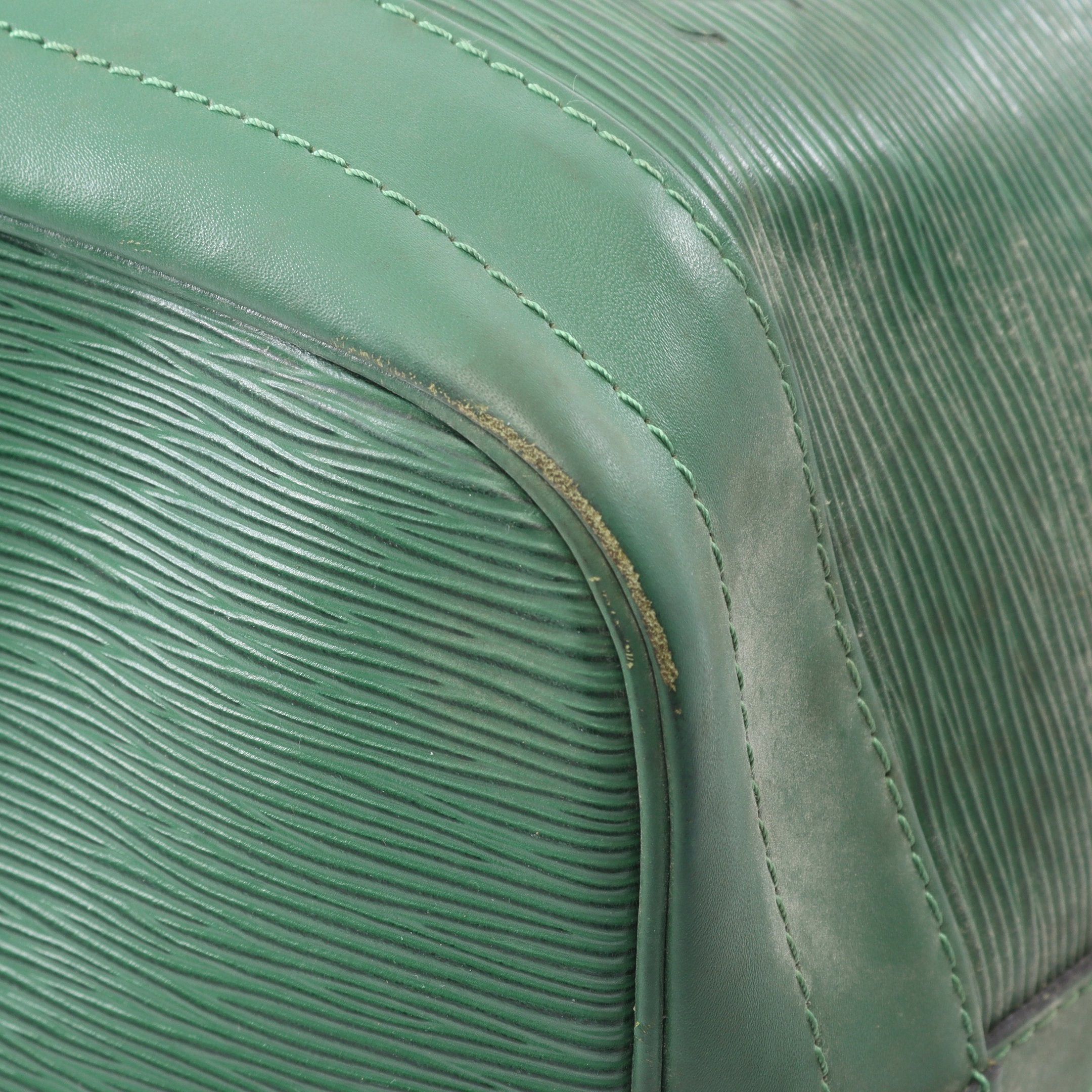Louis Vuitton Louis Vuitton Noe Epi Borneo Green Shoulder Bag Leather Size ONE SIZE - 7 Thumbnail