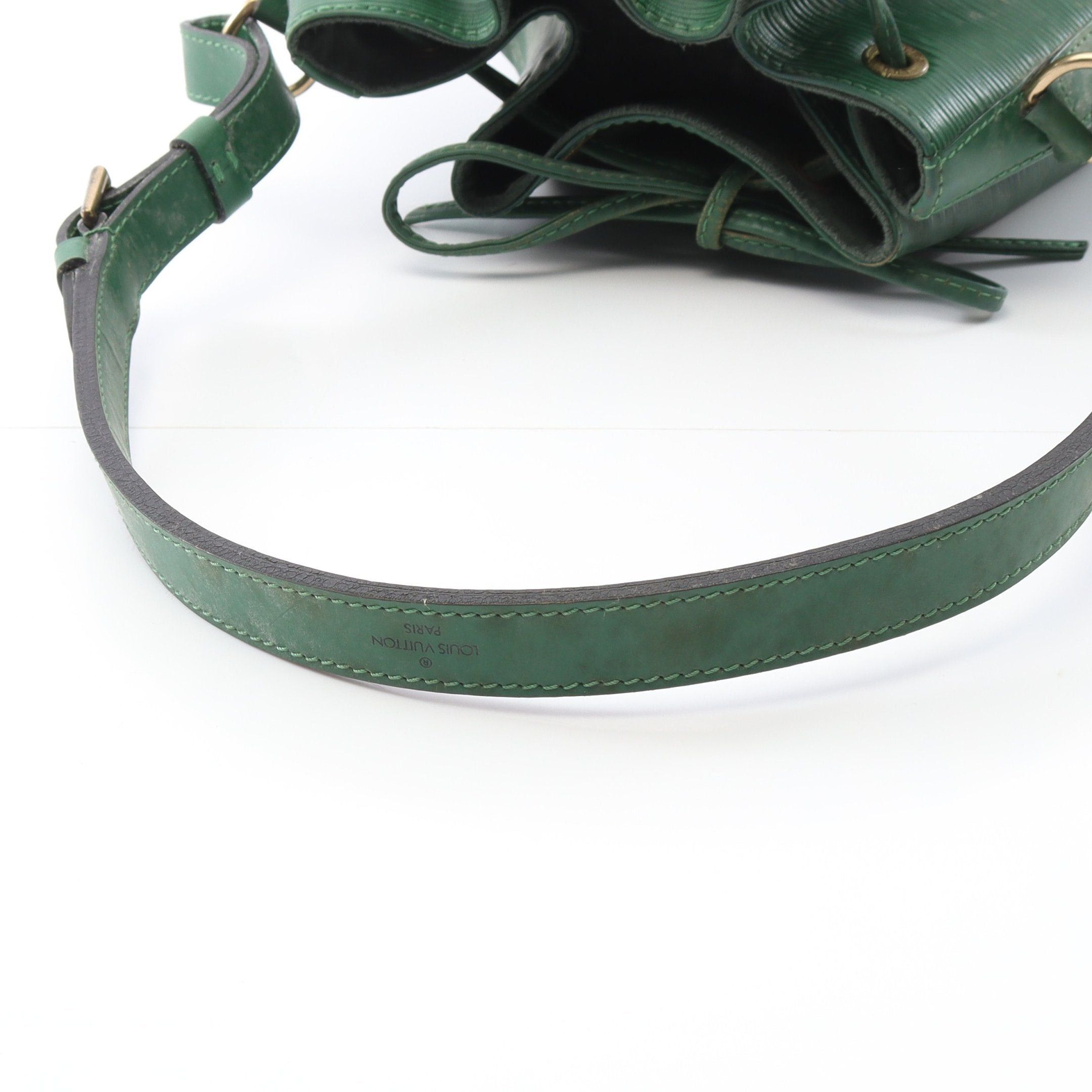 Louis Vuitton Louis Vuitton Noe Epi Borneo Green Shoulder Bag Leather Size ONE SIZE - 9 Thumbnail