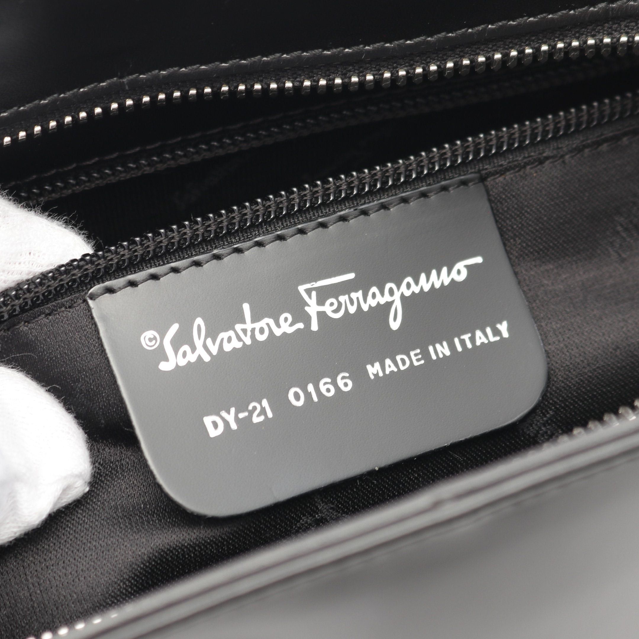Salvatore Ferragamo Salvatore Ferragamo Gancini Handbag Leather Black Size ONE SIZE - 4 Thumbnail
