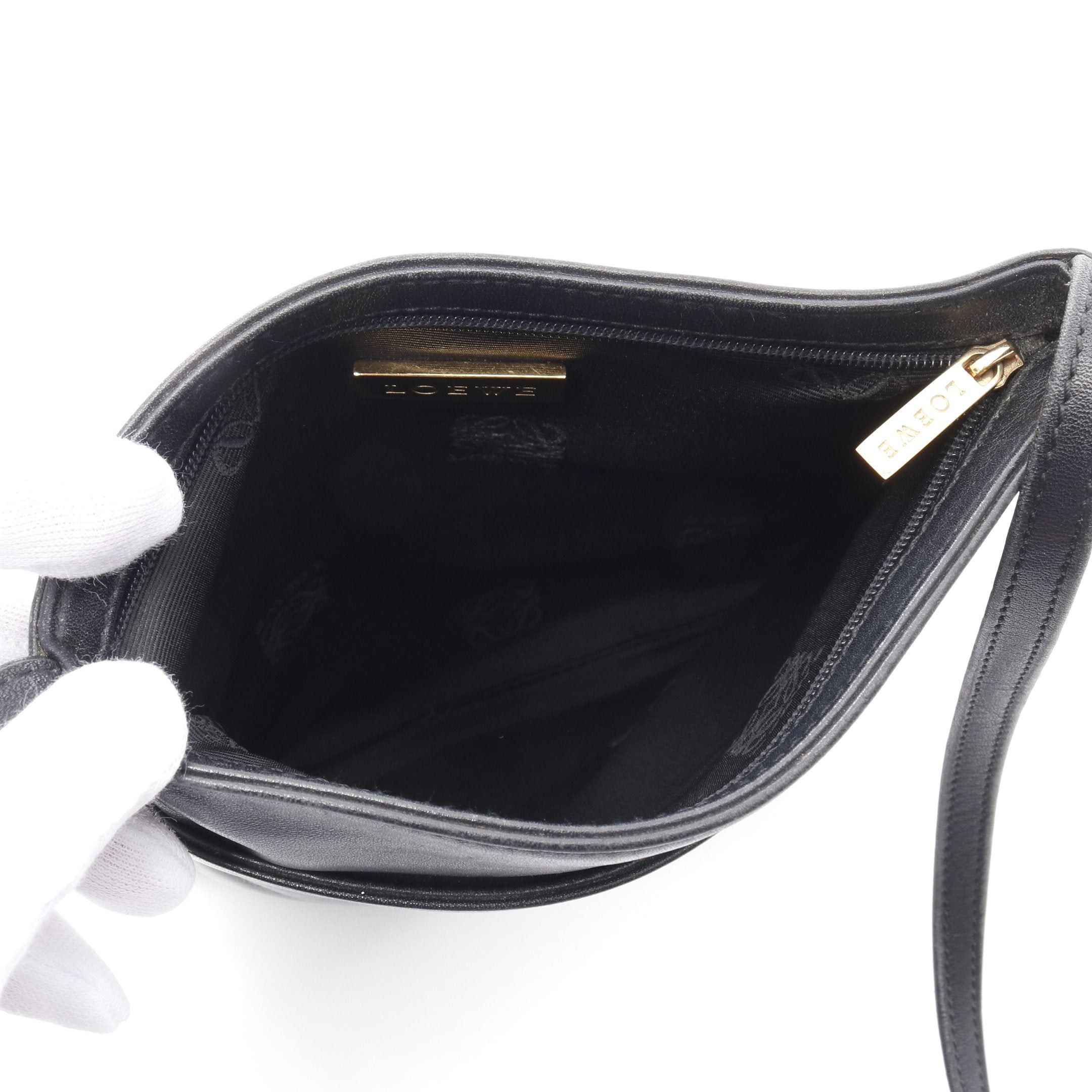Loewe Loewe Anagram Sacoche Shoulder Bag Leather Black Size ONE SIZE - 3 Thumbnail