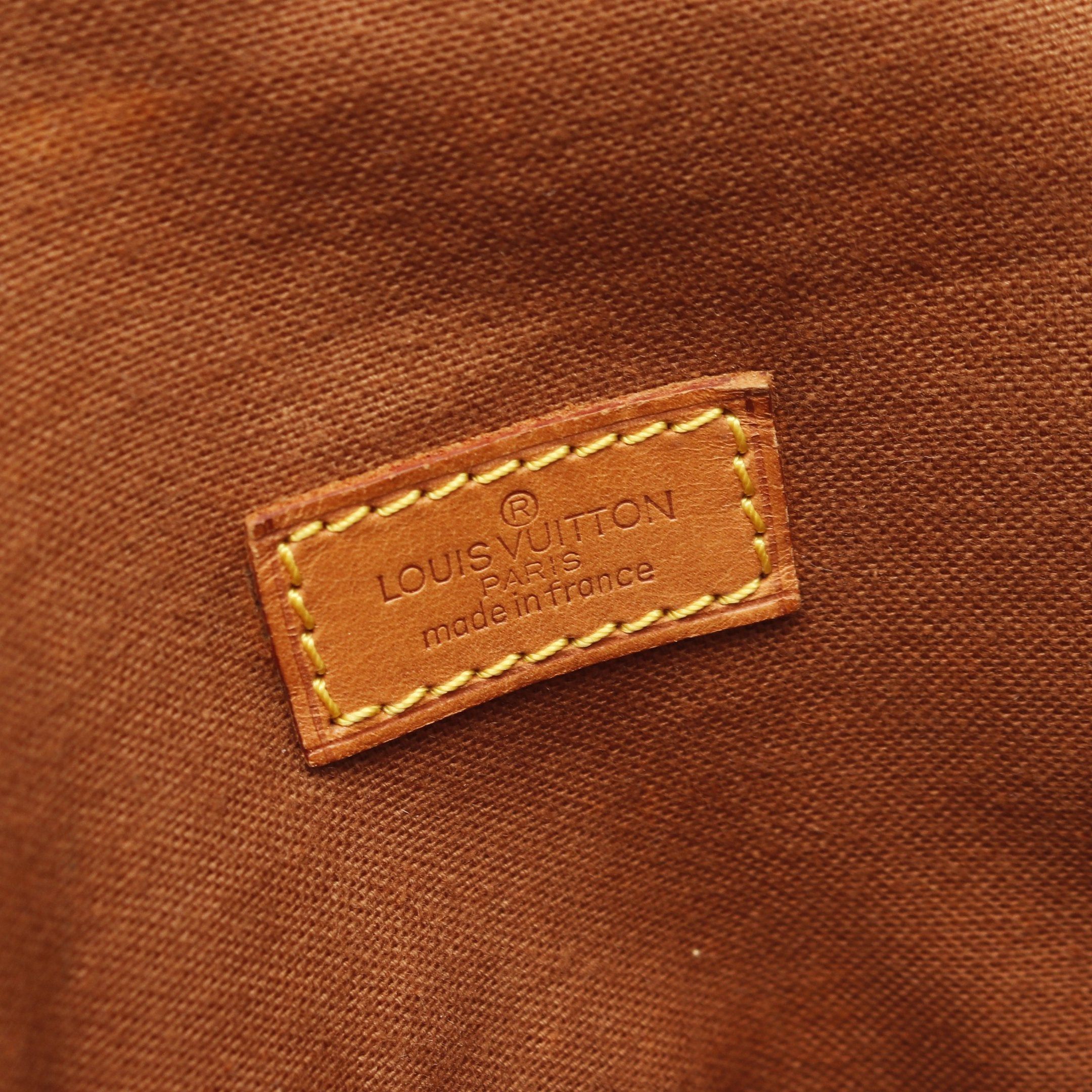 Louis Vuitton Louis Vuitton Gibeciere Mm Monogram Shoulder Bag Leather Brown Size ONE SIZE - 4 Thumbnail