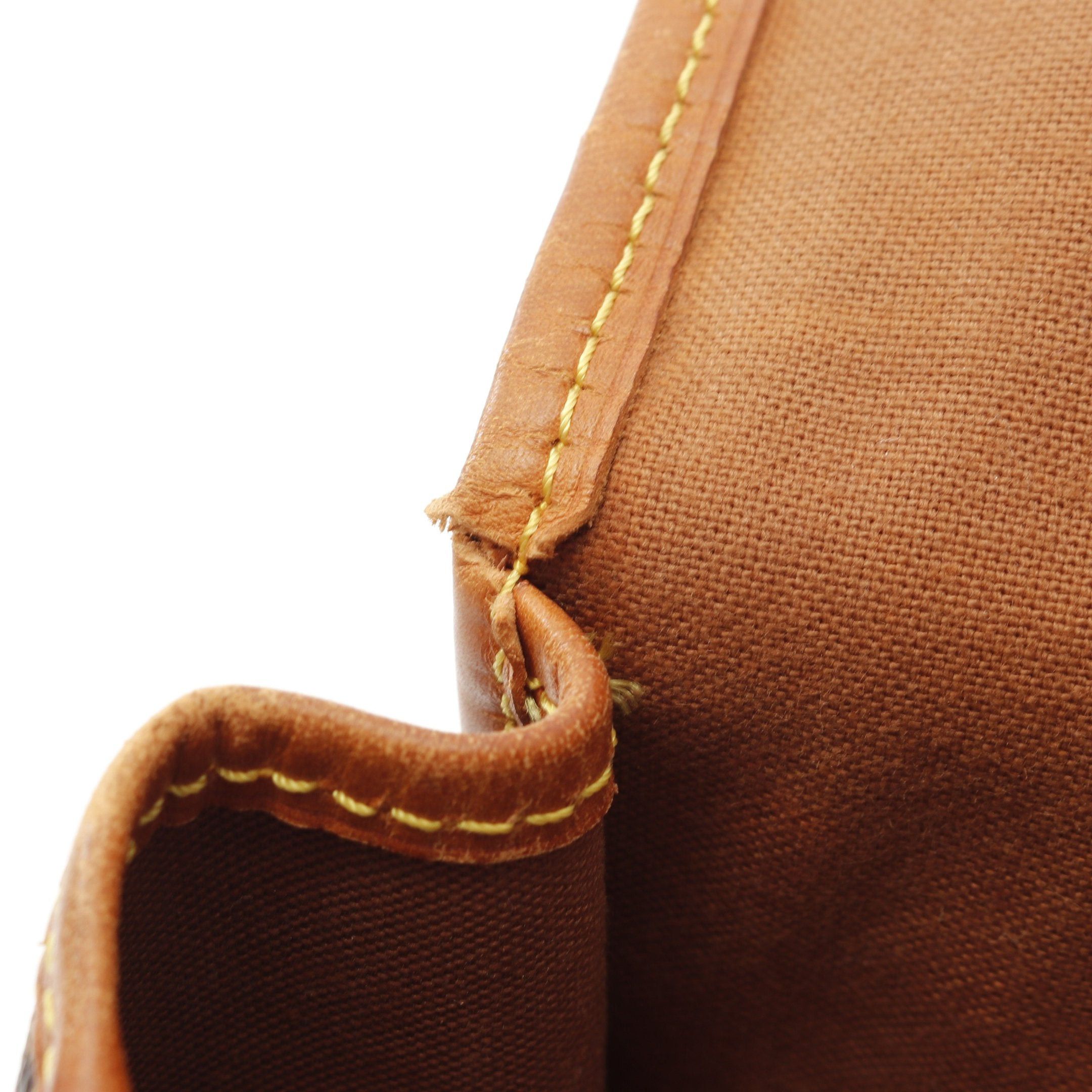 Louis Vuitton Louis Vuitton Gibeciere Mm Monogram Shoulder Bag Leather Brown Size ONE SIZE - 10 Thumbnail