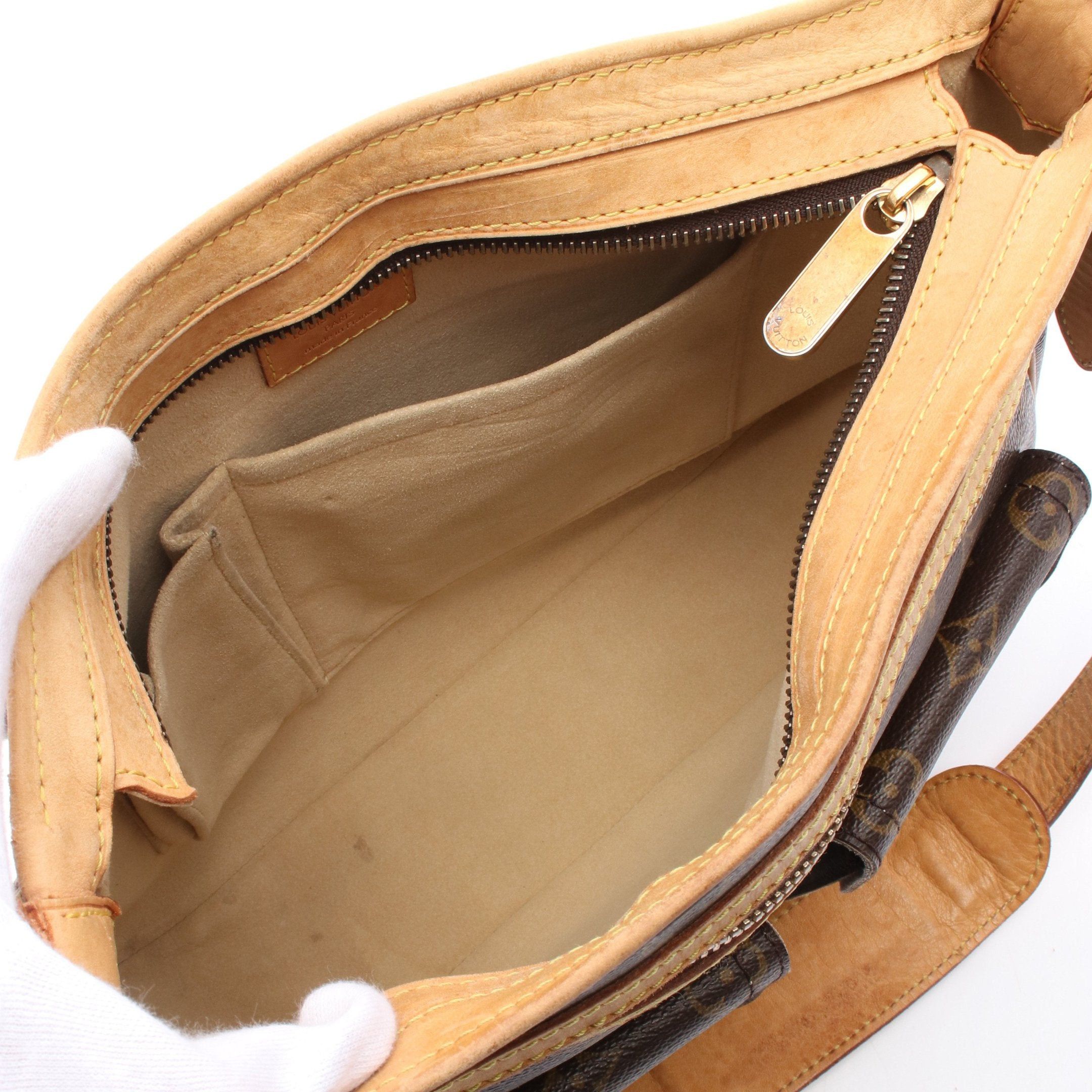 Louis Vuitton Louis Vuitton Hudson Gm Monogram Shoulder Bag Leather Brown Size ONE SIZE - 3 Thumbnail