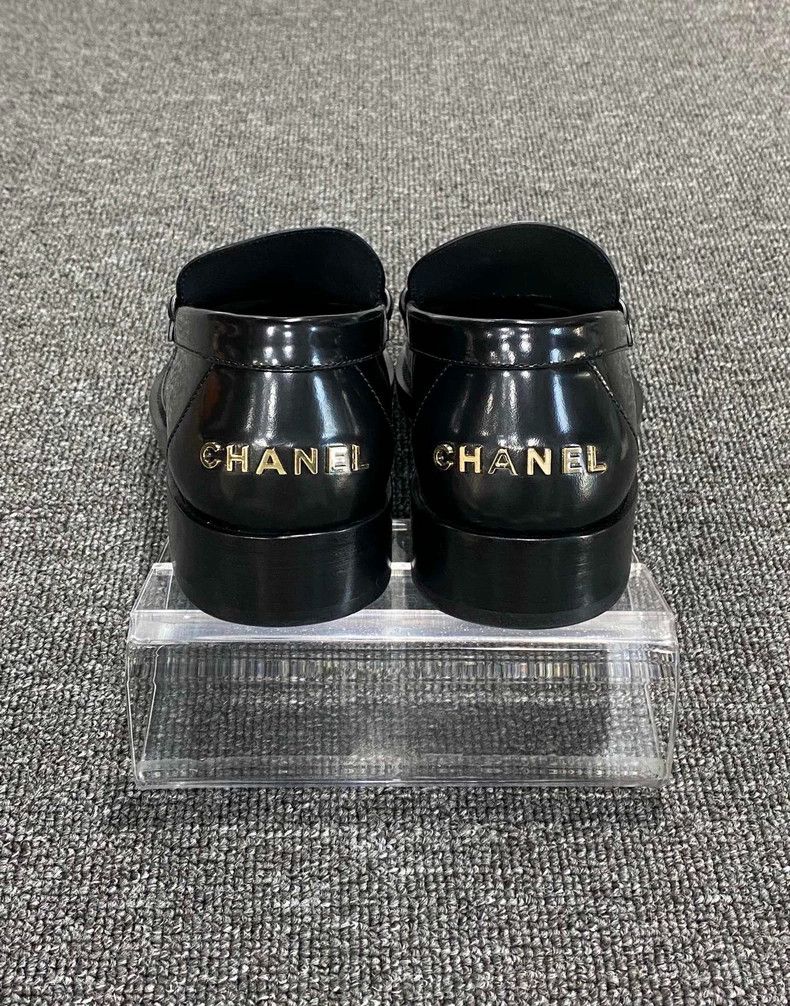 Chanel Black Patent Leather Loafers with Gold Logo Size US 10 / EU 43 - 5 Thumbnail