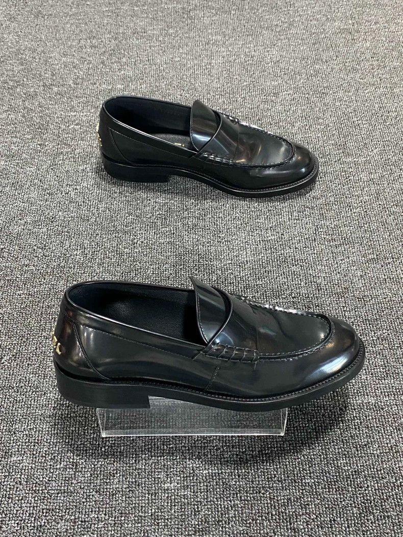 Chanel Black Patent Leather Loafers with Gold Logo Size US 10 / EU 43 - 3 Thumbnail