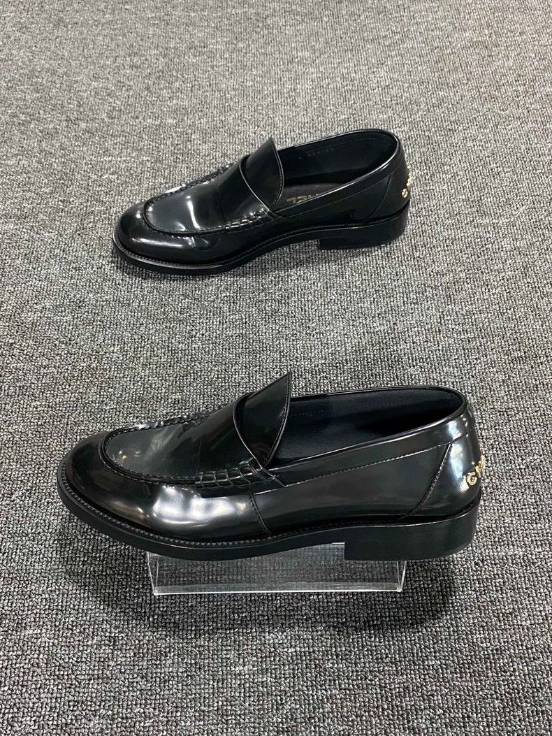Chanel Black Patent Leather Loafers with Gold Logo Size US 10 / EU 43 - 2 Thumbnail