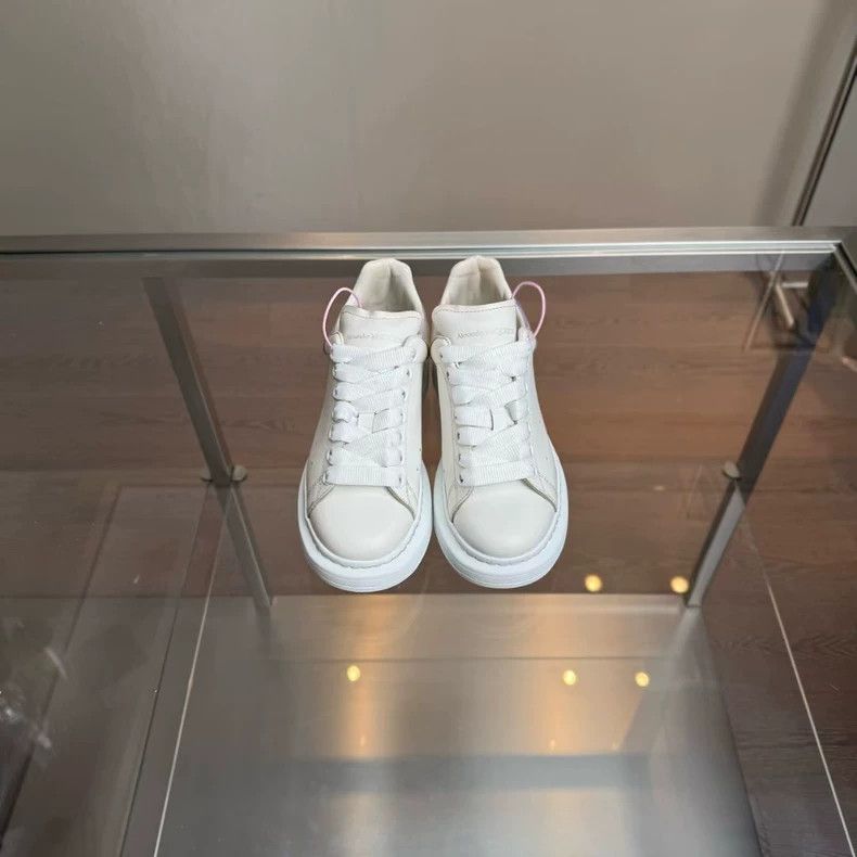 Alexander McQueen Alexander McQueen Laser Tail Sneakers Size 37 Size US 7 / EU 40 - 6 Thumbnail