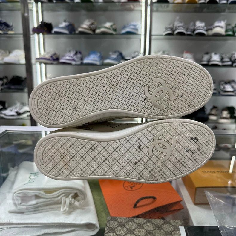 Chanel CHANEL Canvas Graffiti Sneakers Size 37.5 Size US 8 / IT 38 - 7 Thumbnail