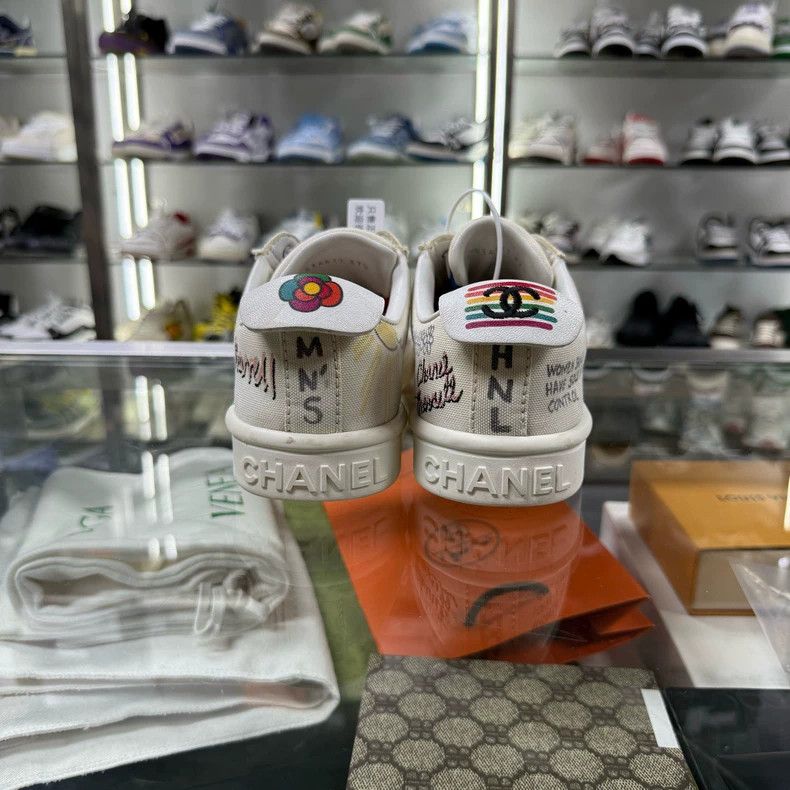 Chanel CHANEL Canvas Graffiti Sneakers Size 37.5 Size US 8 / IT 38 - 6 Thumbnail
