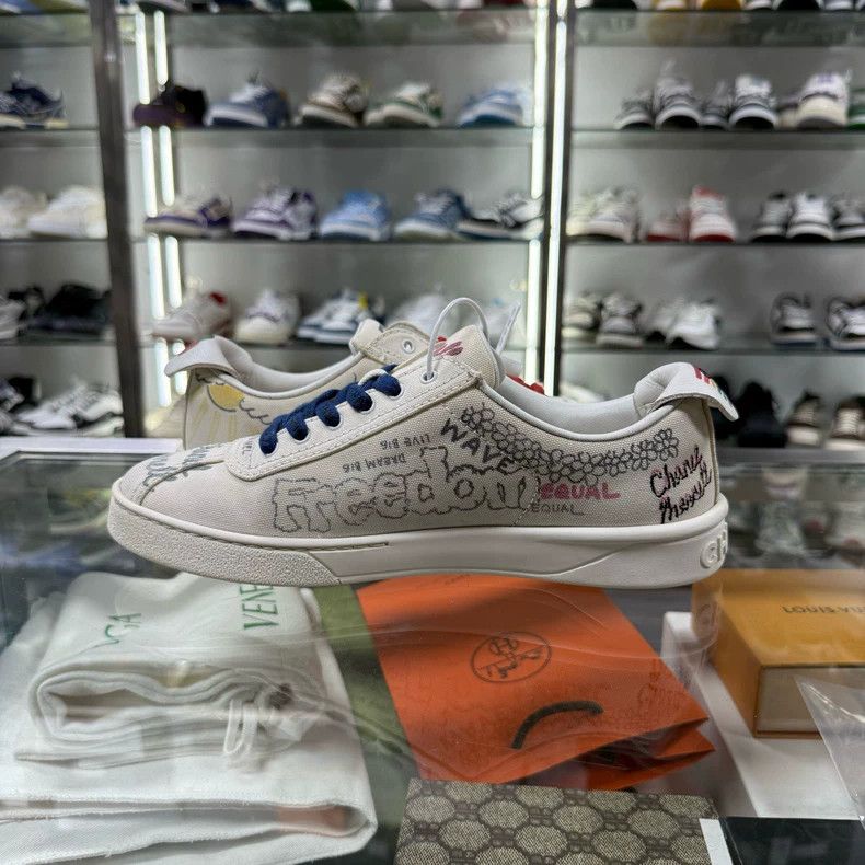 Chanel CHANEL Canvas Graffiti Sneakers Size 37.5 Size US 8 / IT 38 - 5 Thumbnail