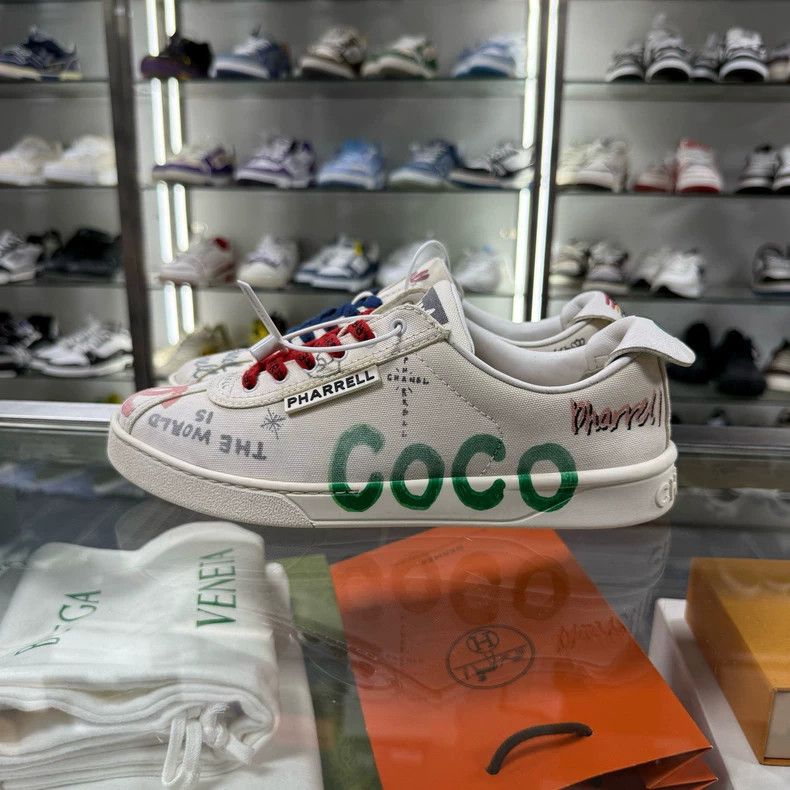 Chanel CHANEL Canvas Graffiti Sneakers Size 37.5 Size US 8 / IT 38 - 3 Thumbnail