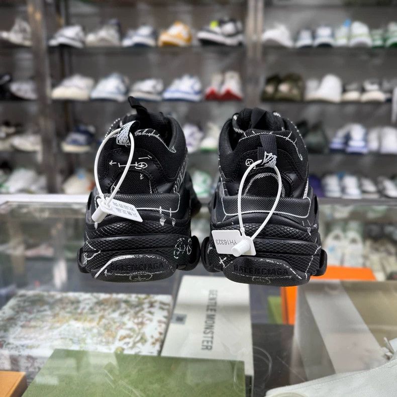 Balenciaga Balenciaga Triple Sneakers in Black Color Size US 7 / IT 37 - 6 Thumbnail