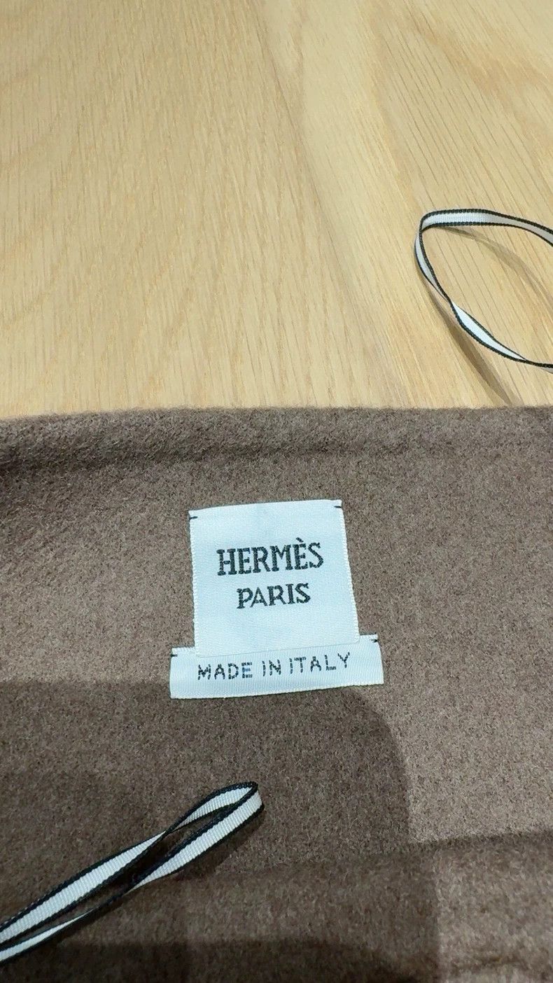 Hermes Elegant Wool Skirt with Fringe Detail Size 22" - 3 Thumbnail
