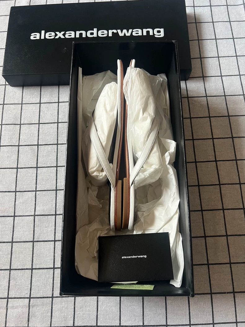 Alexander Wang Alexander Wang Thong Sandals with Rhinestone Detail Size US 7 / IT 37 - 6 Thumbnail