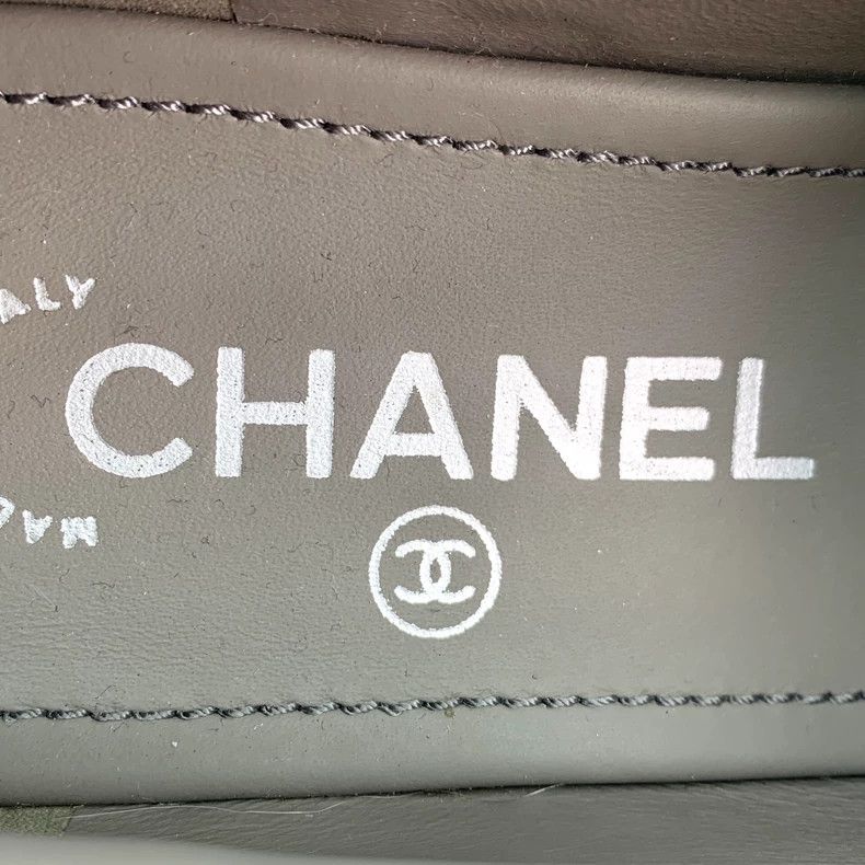 Chanel Chanel Gray Suede Slip-On Loafers Size 36.5 Size US 6 / IT 36 - 8 Thumbnail