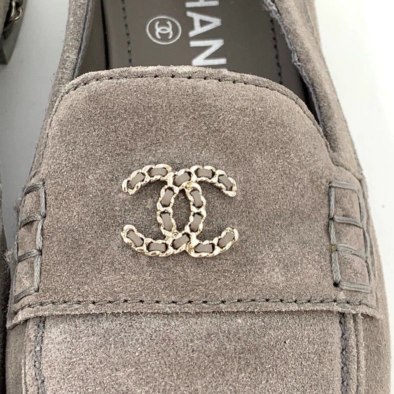 Chanel Chanel Gray Suede Slip-On Loafers Size 36.5 Size US 6 / IT 36 - 6 Thumbnail