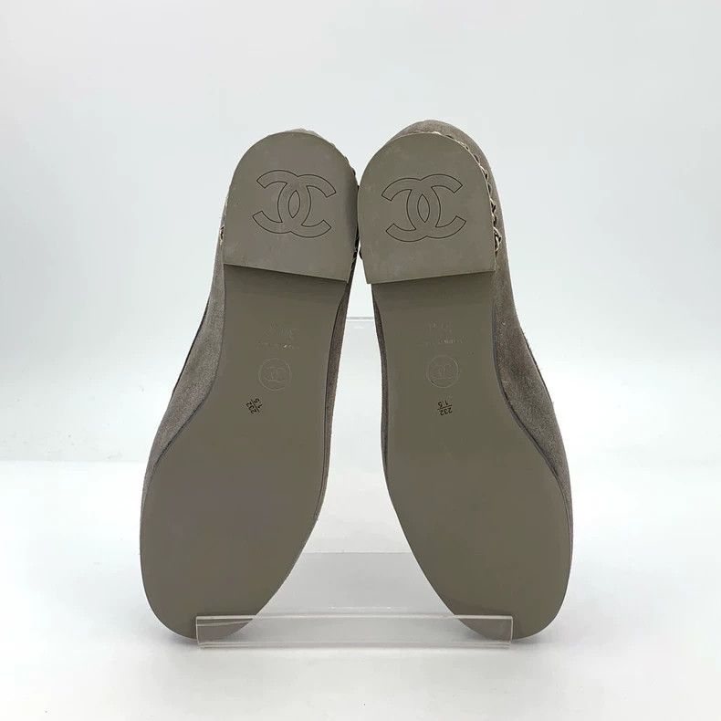Chanel Chanel Gray Suede Slip-On Loafers Size 36.5 Size US 6 / IT 36 - 5 Thumbnail