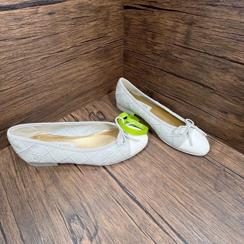 Chanel Chanel White Blue Ballerina Flats Size 36.5 Size US 6 / IT 36 - 3 Thumbnail