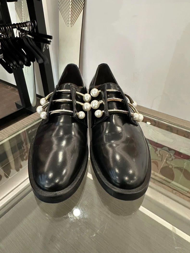 Chloe Black Pearl Embellished Women's Loafers Size US 8 / IT 38 - 2 Thumbnail