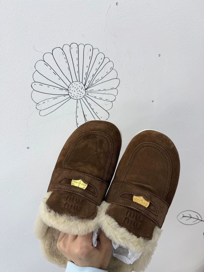 Miu Miu Miu Miu Suede Fur Slippers Size 38 Size US 8 / IT 38 - 3 Thumbnail