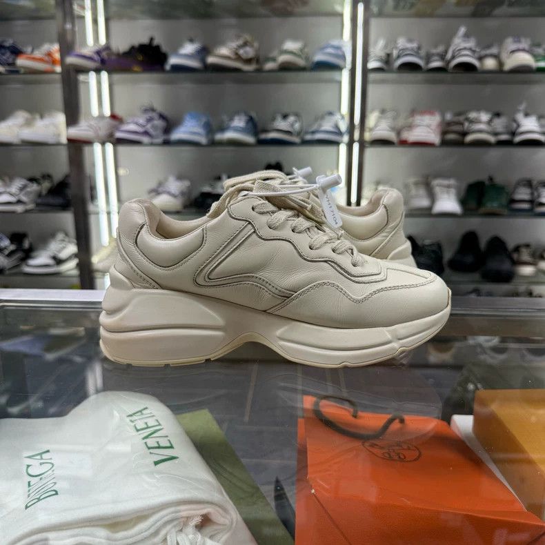Gucci GUCCI Strawberry Dad Sneakers Size 34.5 Size US 8 / IT 38 - 4 Thumbnail