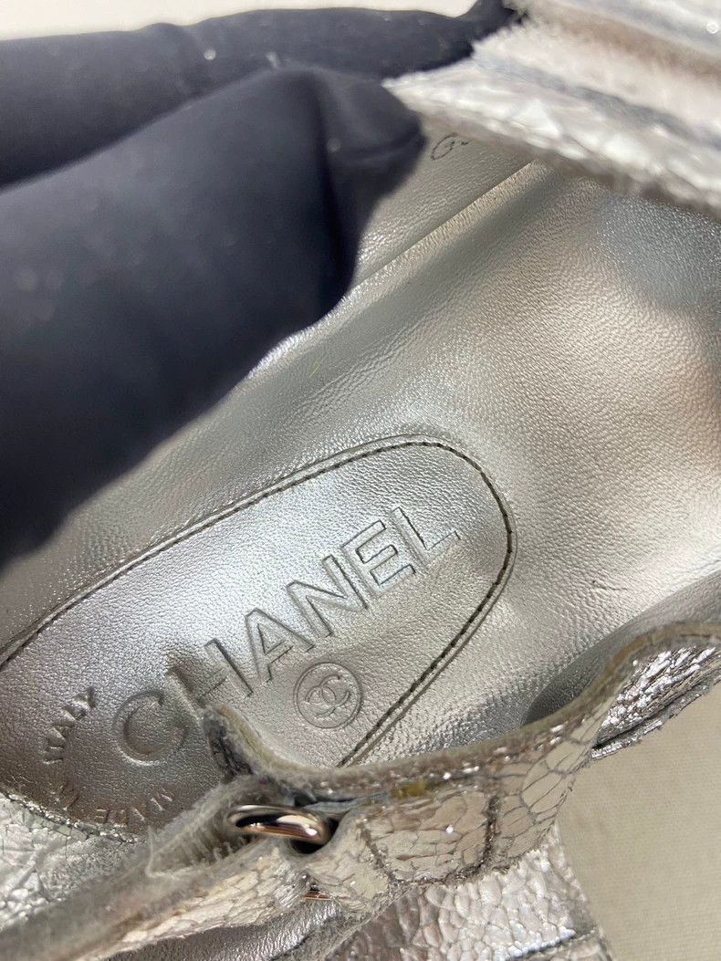 Chanel Chanel Silver Velcro Sandals Size 39 Size US 8 / IT 38 - 6 Thumbnail