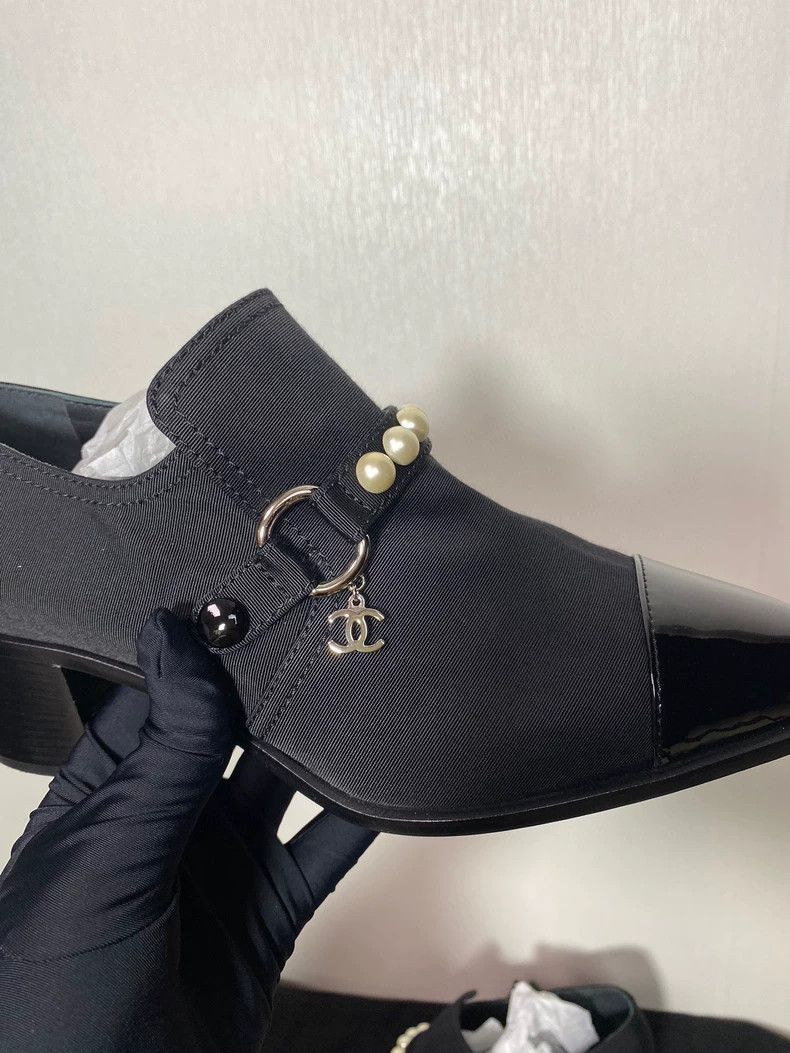 Chanel Chanel Pearl Detail Chunky Heel Shoes Size US 8 / IT 38 - 3 Thumbnail