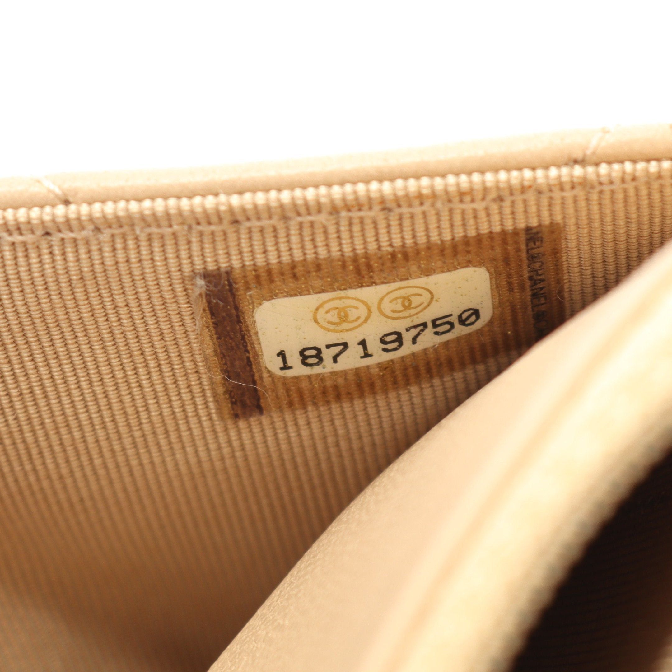 Chanel Chanel Matelasse Chain Wallet Lambskin Beige Gold Hardware Size ONE SIZE - 5 Thumbnail