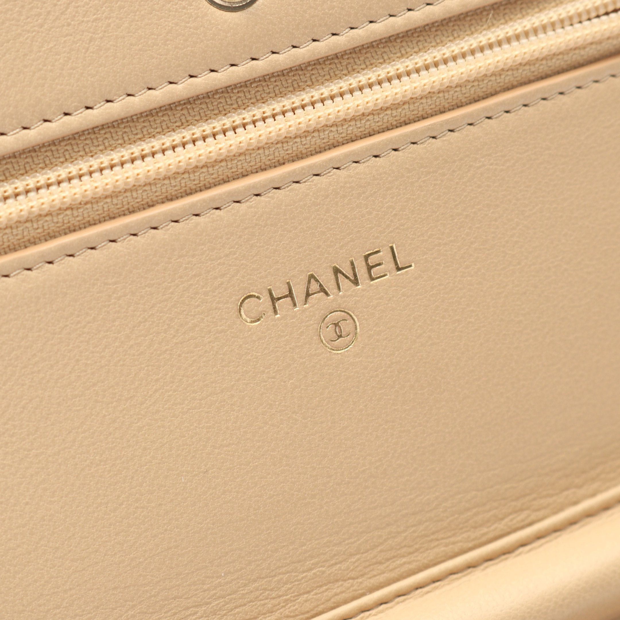 Chanel Chanel Matelasse Chain Wallet Lambskin Beige Gold Hardware Size ONE SIZE - 4 Thumbnail