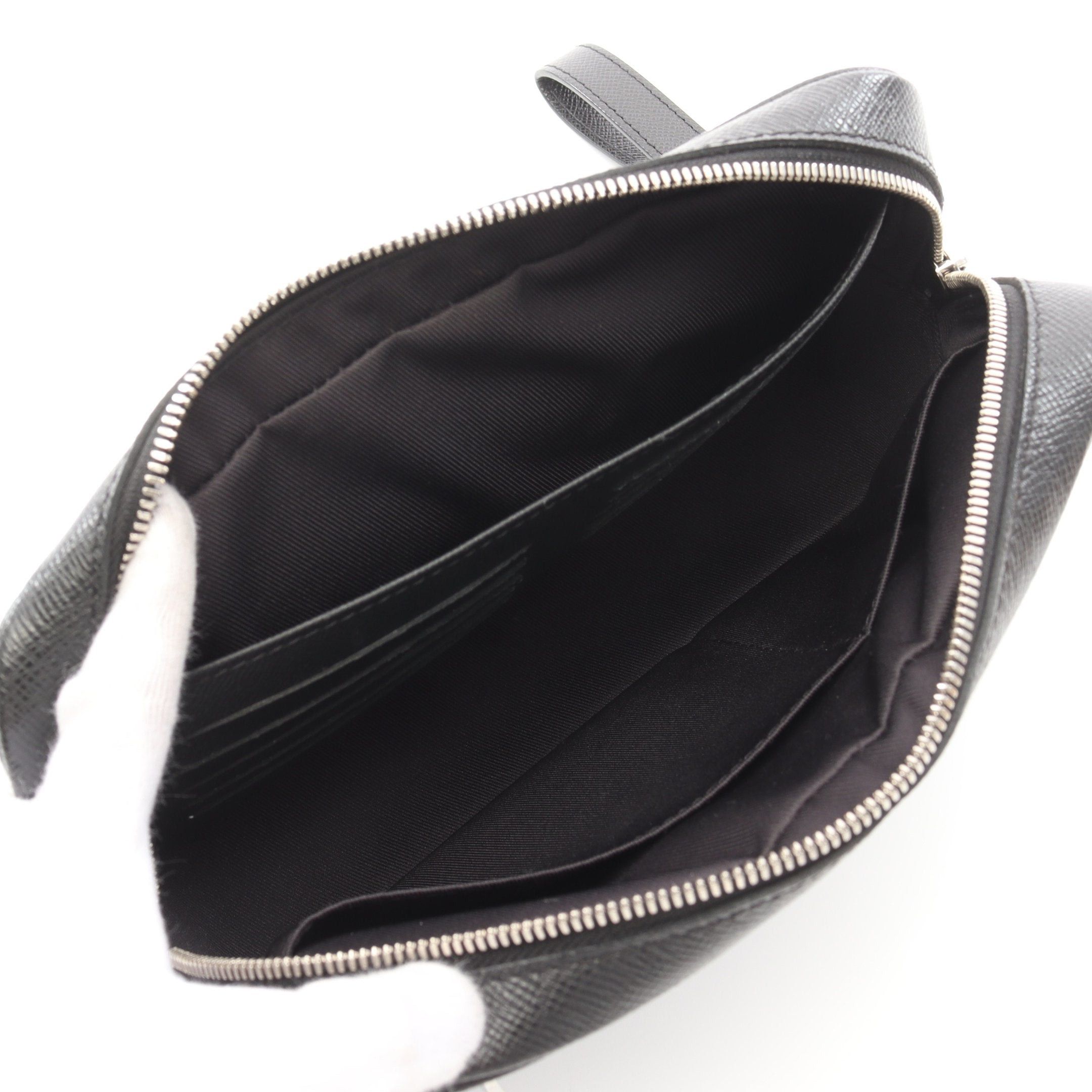 Louis Vuitton Louis Vuitton Pochette Kasai Taiga Noir Clutch Bag Leather Black Size ONE SIZE - 3 Thumbnail
