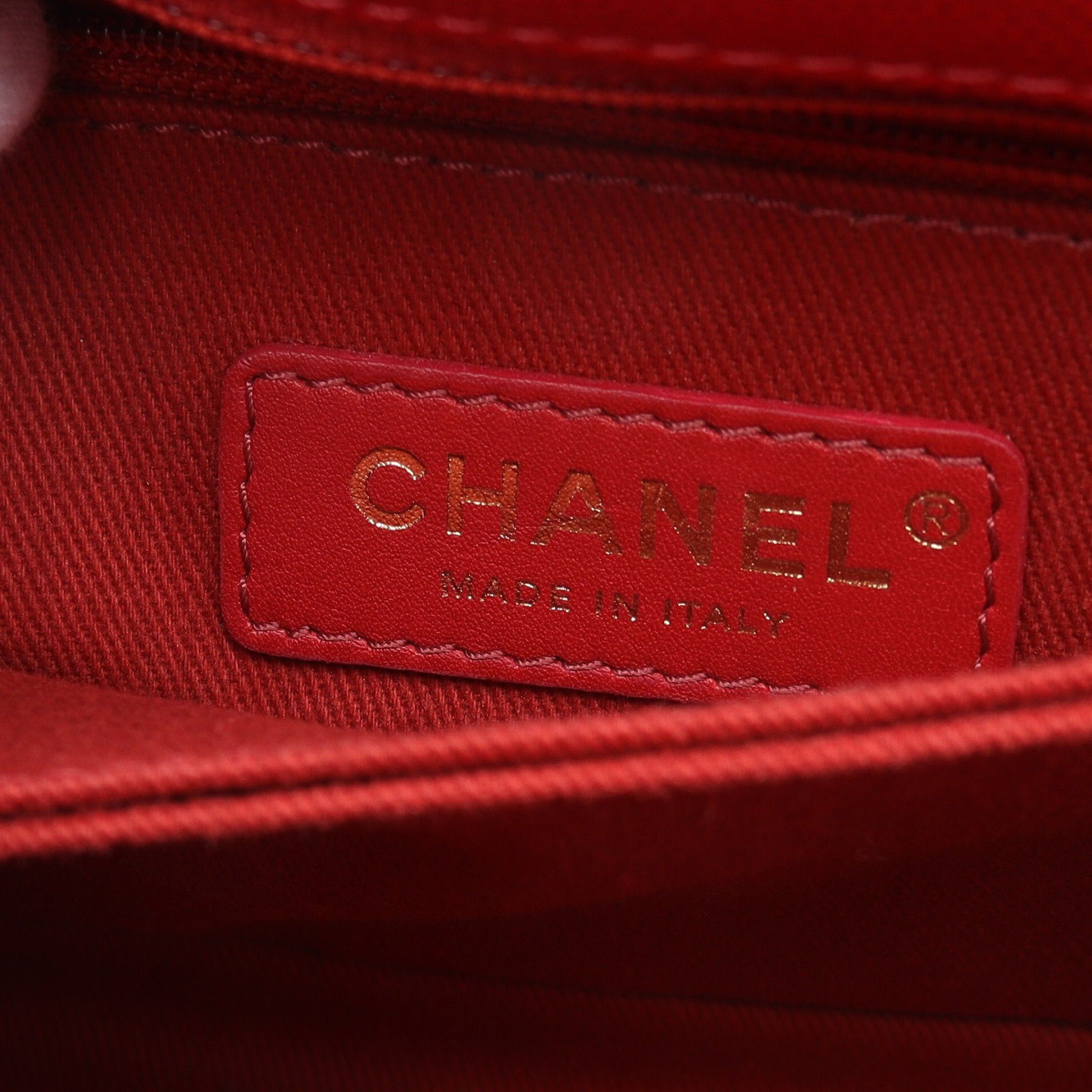 Chanel Chanel Coco Handle Flap Matelasse Handbag Caviar Skin Red Gold Hardware Size ONE SIZE - 4 Thumbnail