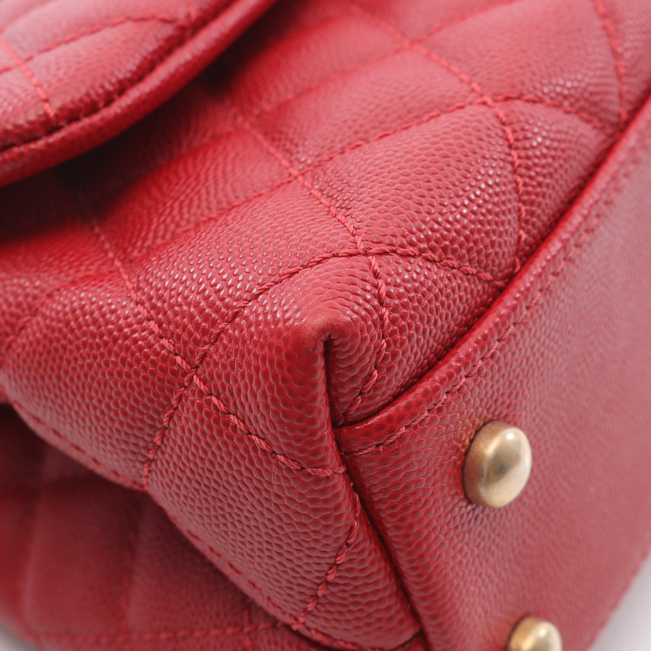Chanel Chanel Coco Handle Flap Matelasse Handbag Caviar Skin Red Gold Hardware Size ONE SIZE - 8 Thumbnail