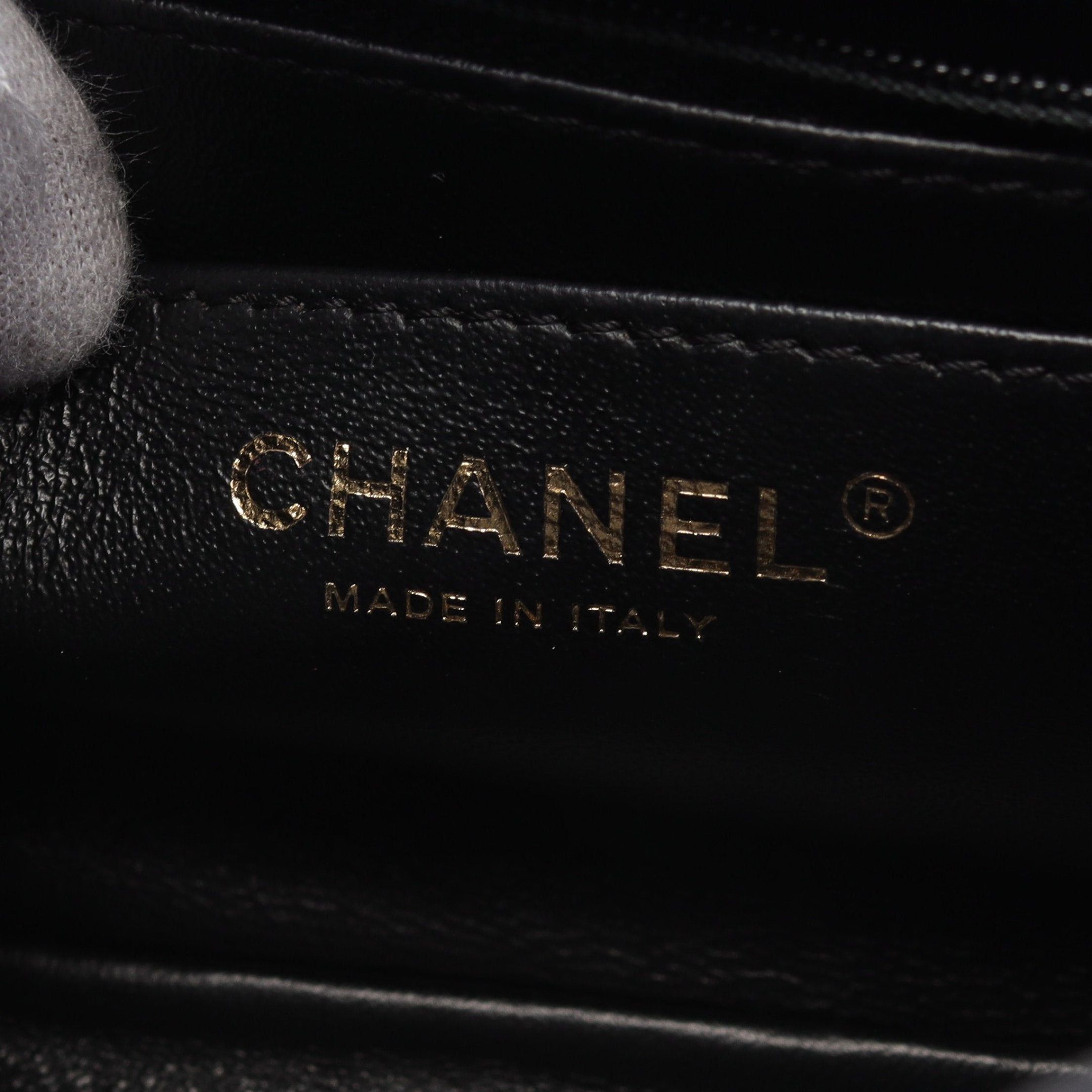 Chanel Chanel V-Stitch Chevron Chain Shoulder Bag Lambskin Black Gold Hardware Size ONE SIZE - 4 Thumbnail