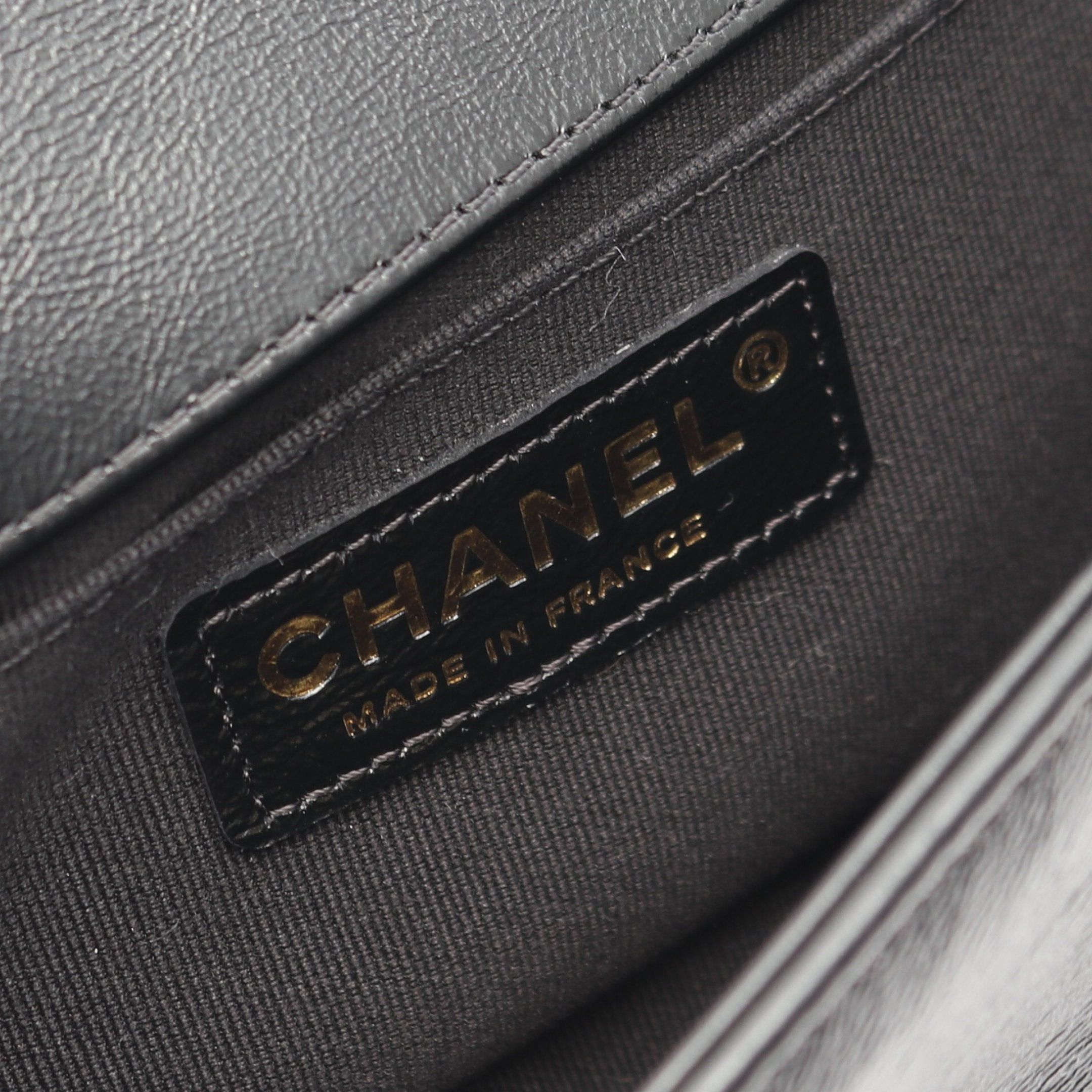 Chanel Chanel Boy Chanel Small Chain Shoulder Bag Leather Black Gold Hardware Size ONE SIZE - 4 Thumbnail