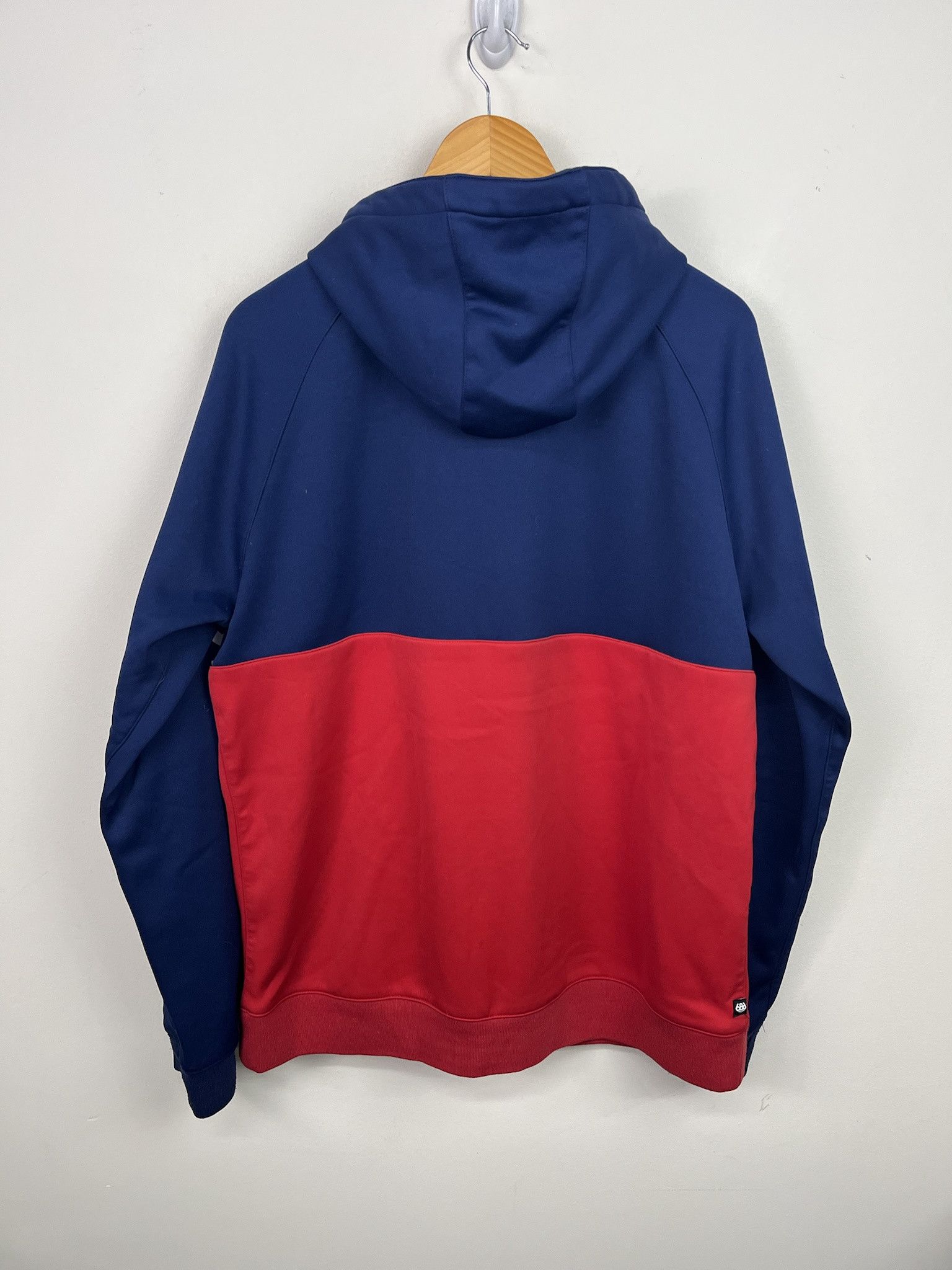 Vintage Vintage 686 Sleeve Spellout Quarterzip Hoodie Size Large Size US L / EU 52-54 / 3 - 4 Thumbnail