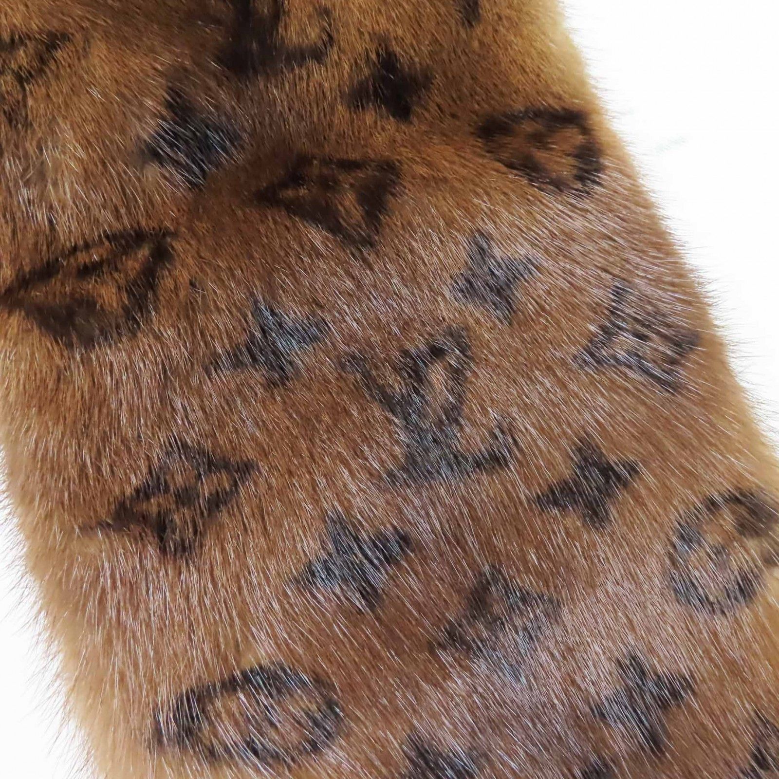 Louis Vuitton Louis Vuitton Louis Vuitton Escharpe Vizon Mink Scarf Natural Material Scarf M78744 Size ONE SIZE - 6 Thumbnail