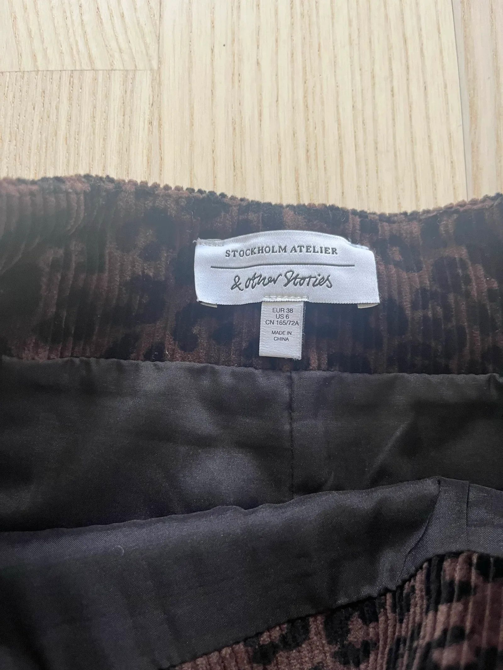 & Other Stories & Other Stories Skirt Size 27" / US 4 / IT 40 - 2 Thumbnail
