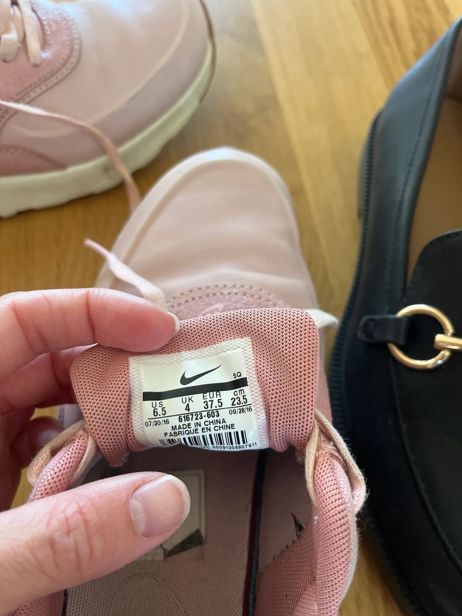 Nike Nike Sneakers Size US 7.5 / IT 37.5 - 2 Thumbnail