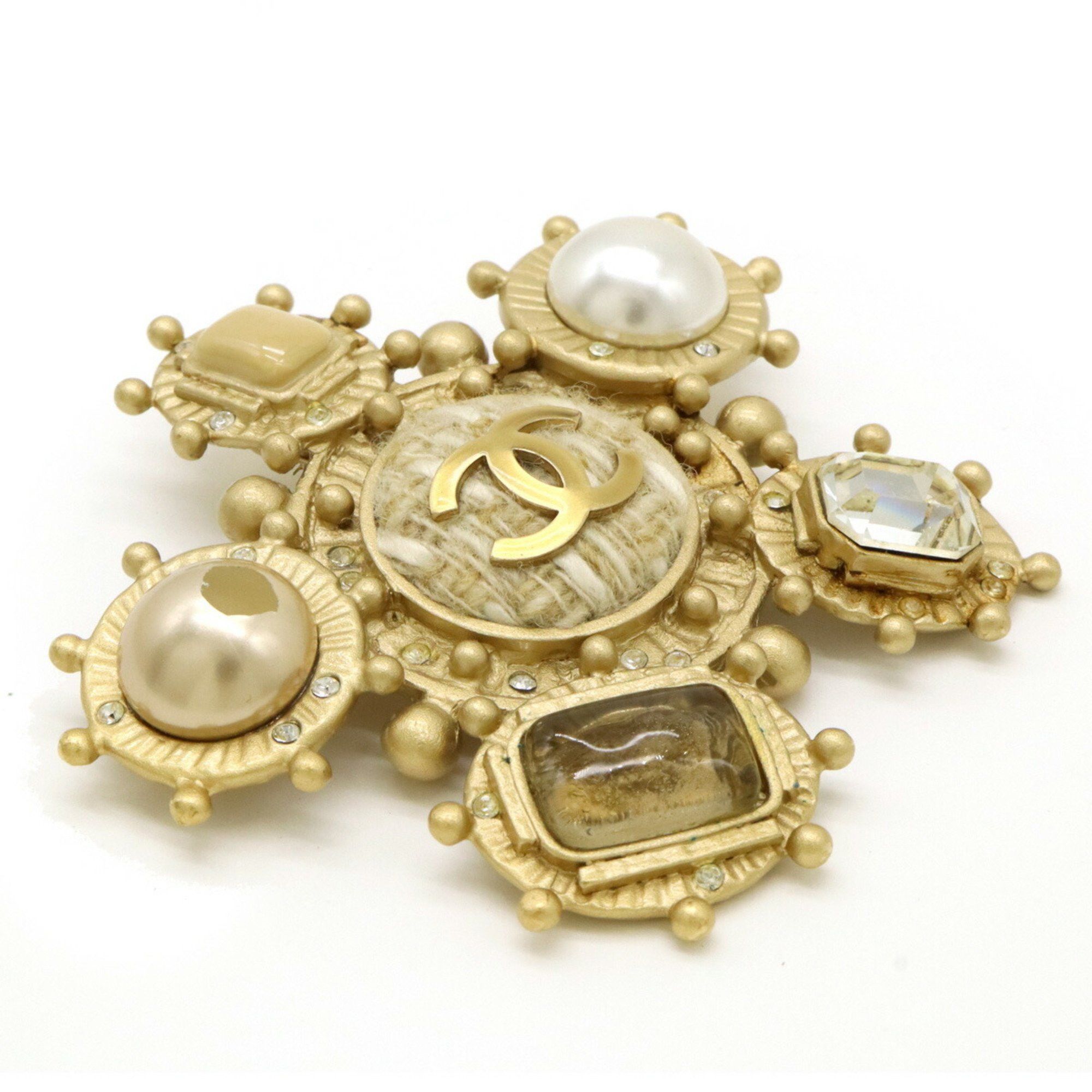 Chanel CHANEL Coco Mark Tweed Faux Pearl Bijou Rhinestone Pin Brooch GP Gold 05A Size ONE SIZE - 4 Thumbnail