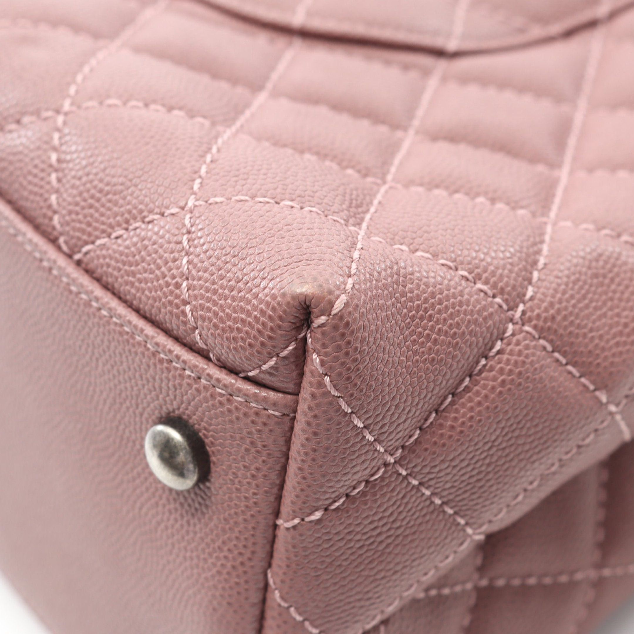 Chanel Chanel Matelasse Coco Handle Handbag Caviar Skin Dusty Pink Antique Silver Hardware Size ONE SIZE - 6 Thumbnail