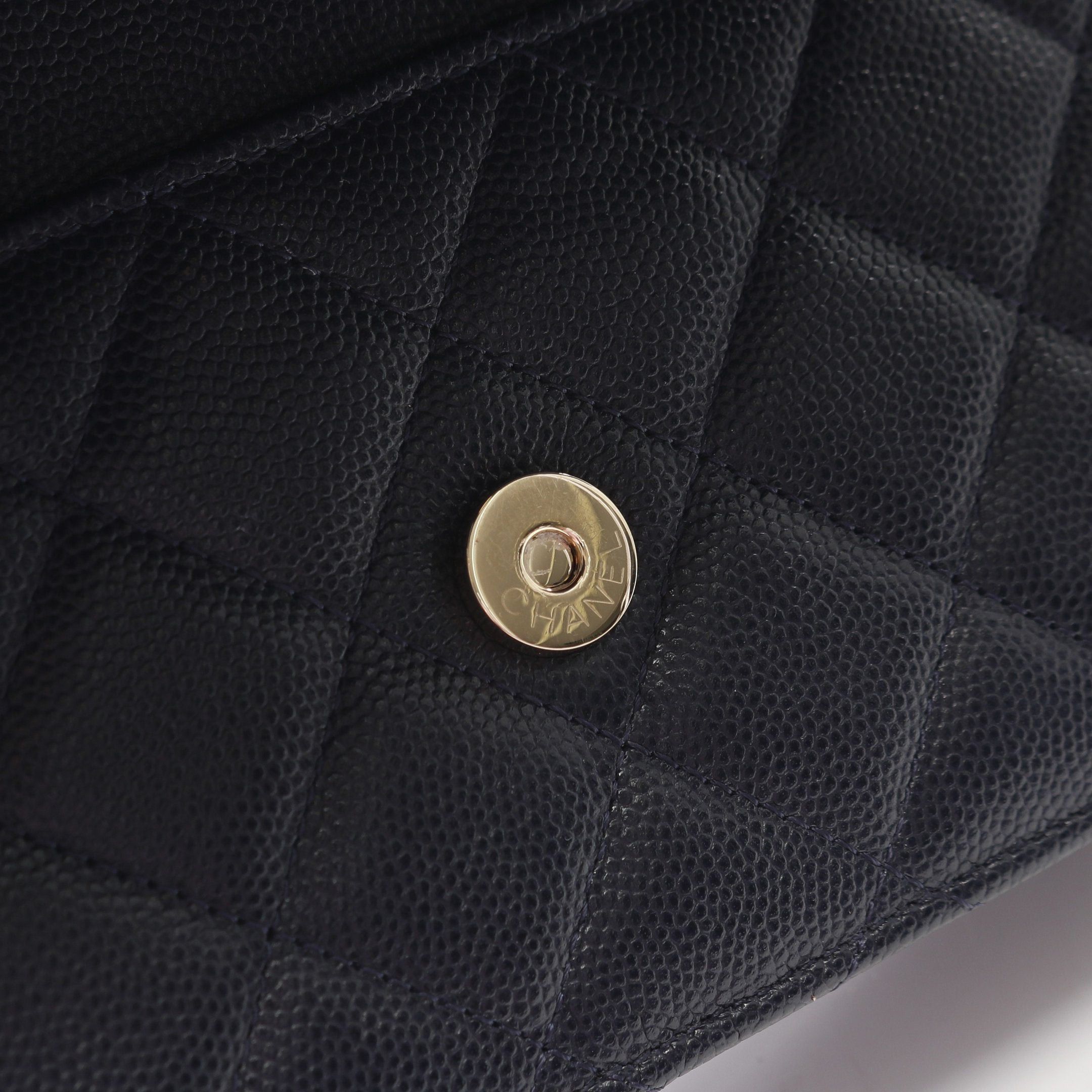 Chanel Chanel Matelasse Chain Wallet Caviar Skin Navy Gold Hardware Size ONE SIZE - 9 Thumbnail