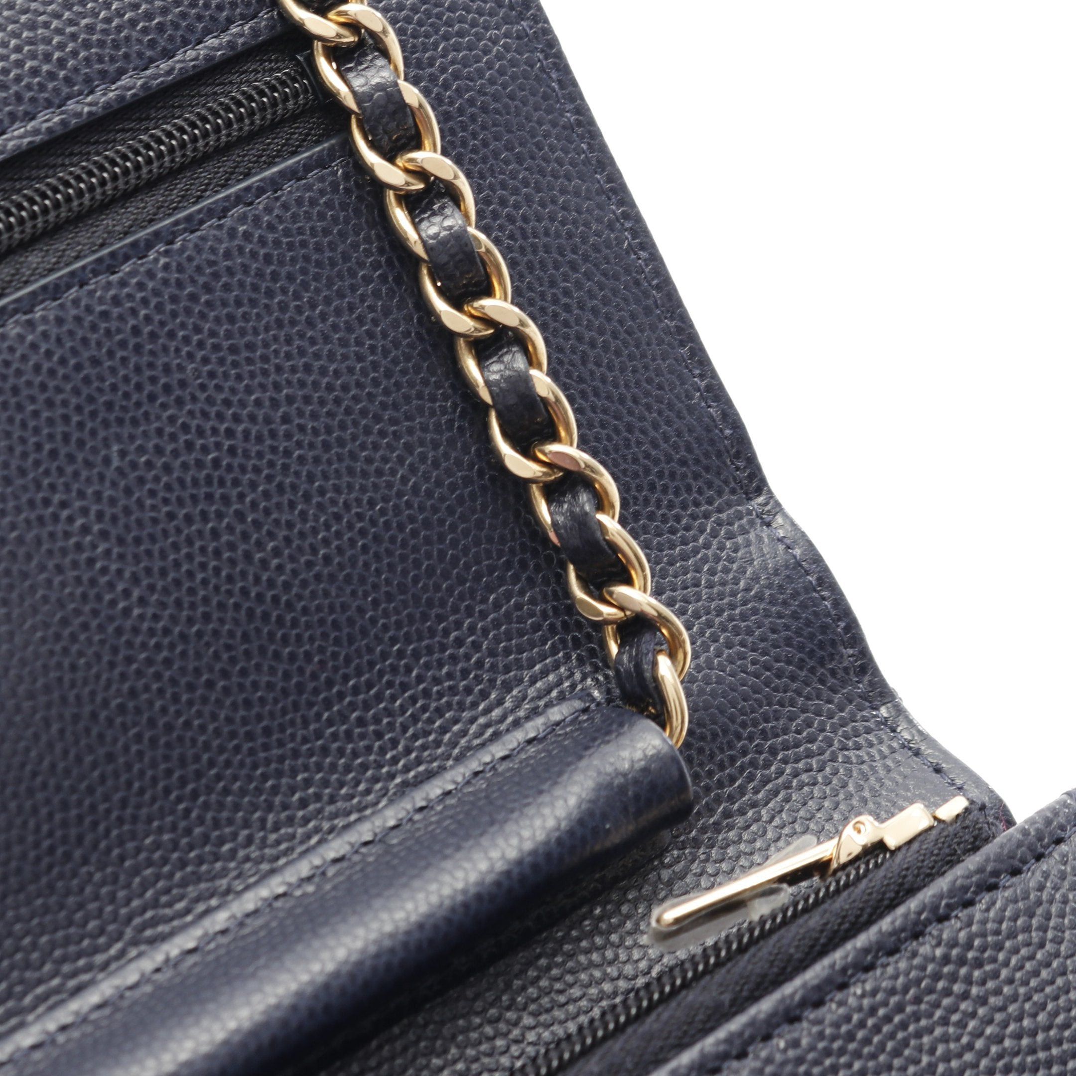 Chanel Chanel Matelasse Chain Wallet Caviar Skin Navy Gold Hardware Size ONE SIZE - 8 Thumbnail
