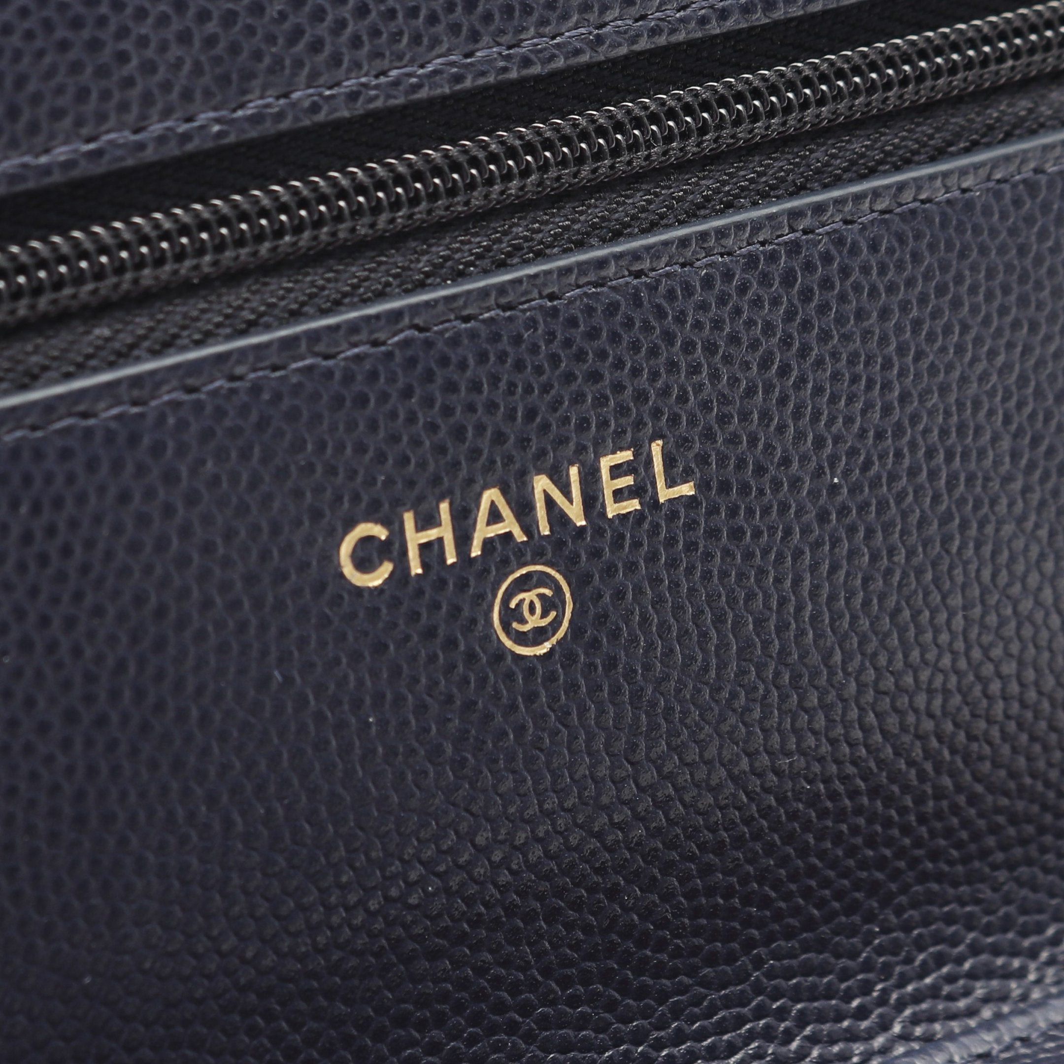 Chanel Chanel Matelasse Chain Wallet Caviar Skin Navy Gold Hardware Size ONE SIZE - 4 Thumbnail
